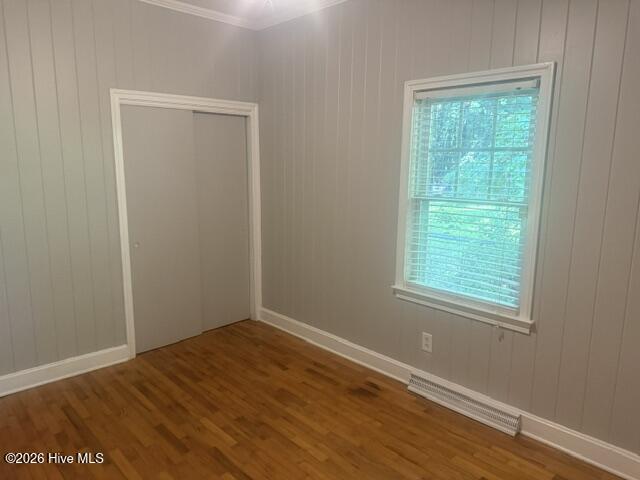 220 E Lewis Street Property Photo 37