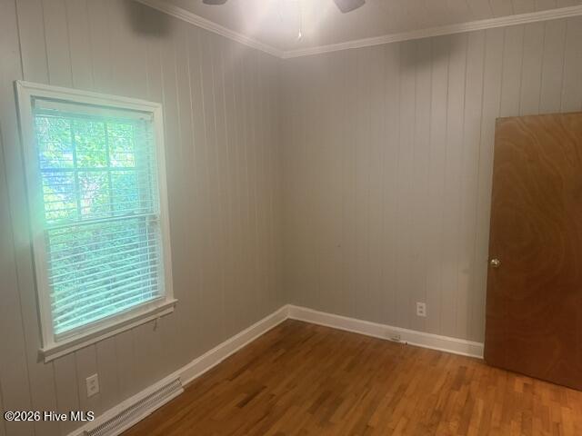 220 E Lewis Street Property Photo 40