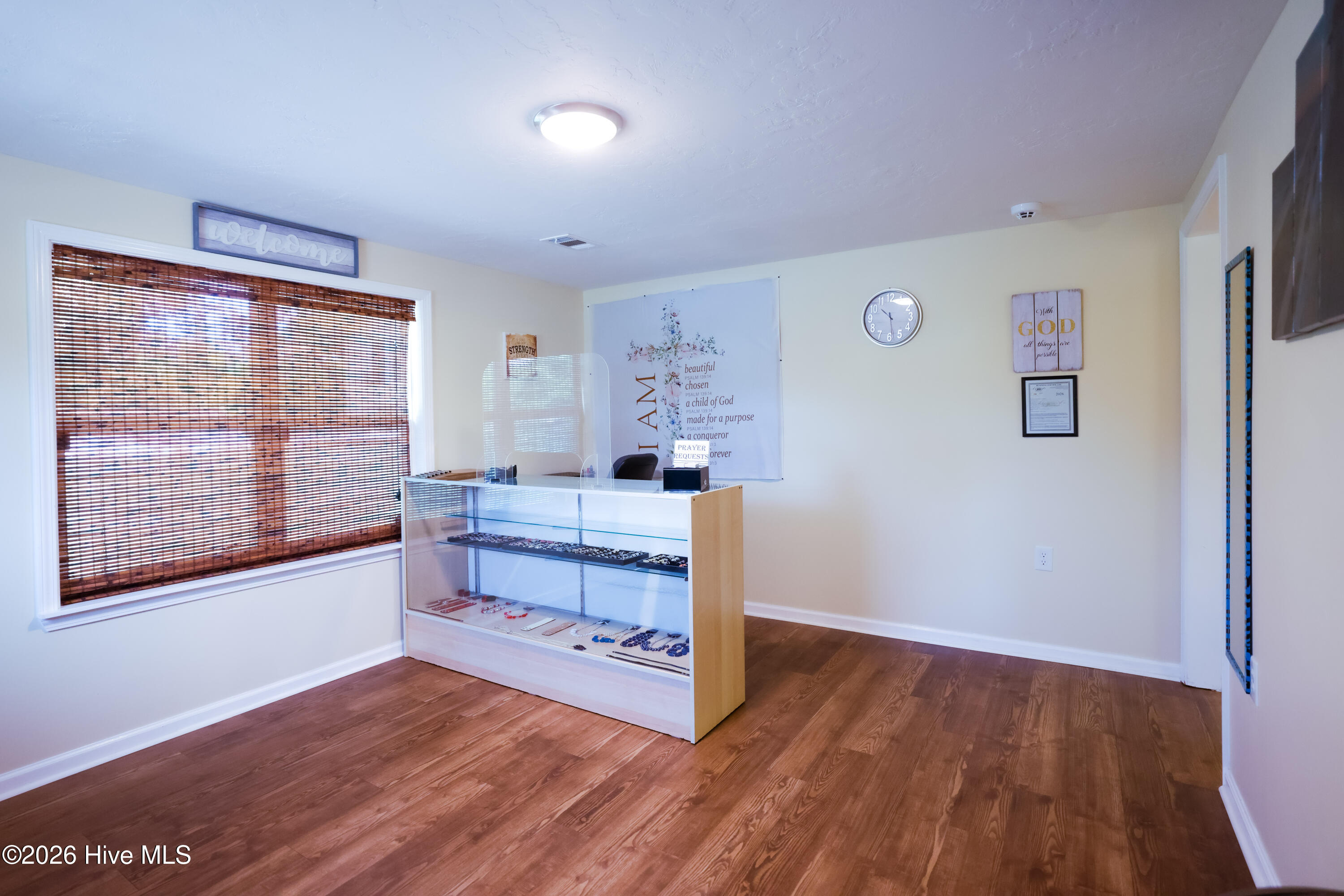 2010 Olive Road Property Photo 6