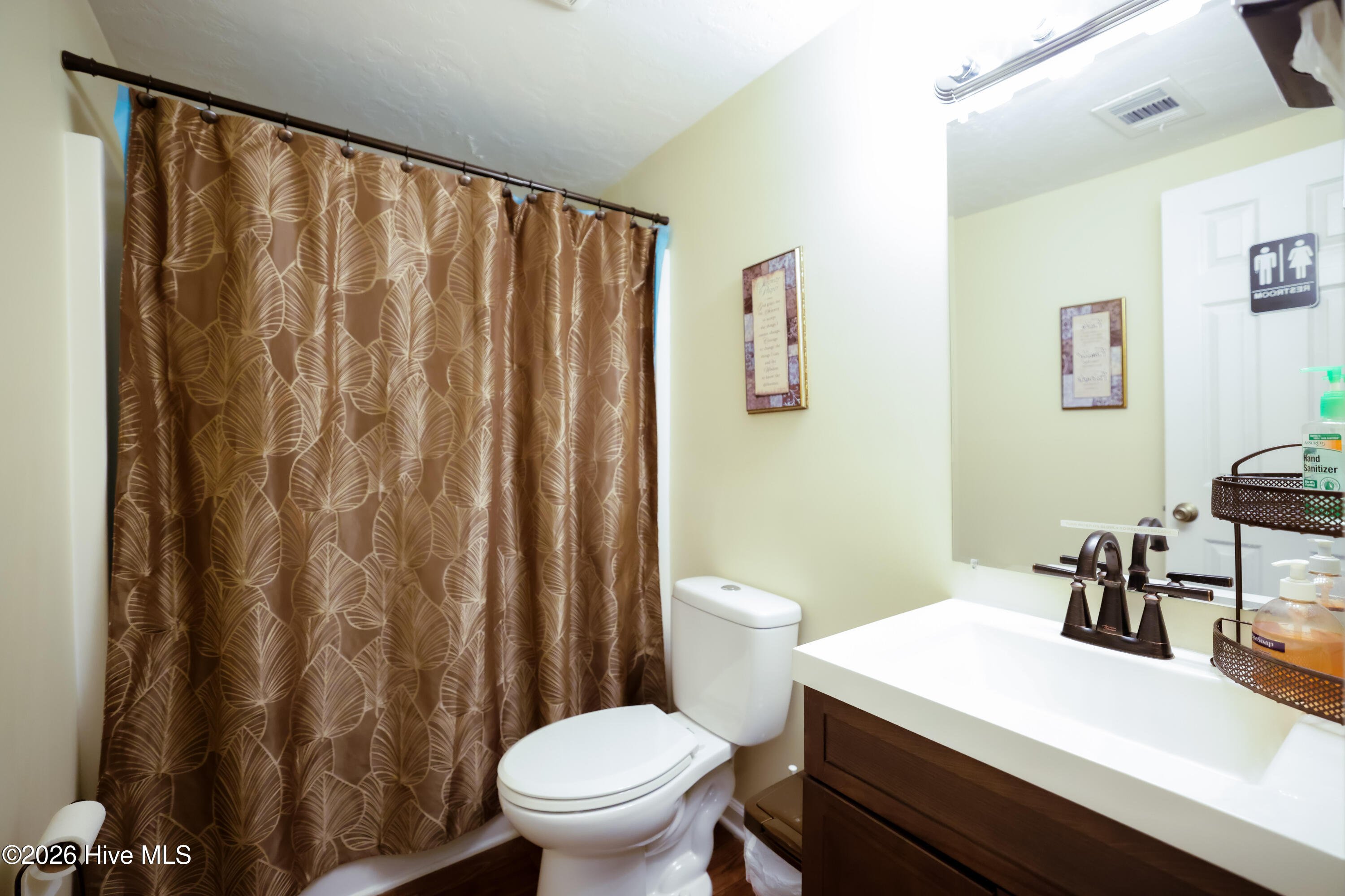 2010 Olive Road Property Photo 9