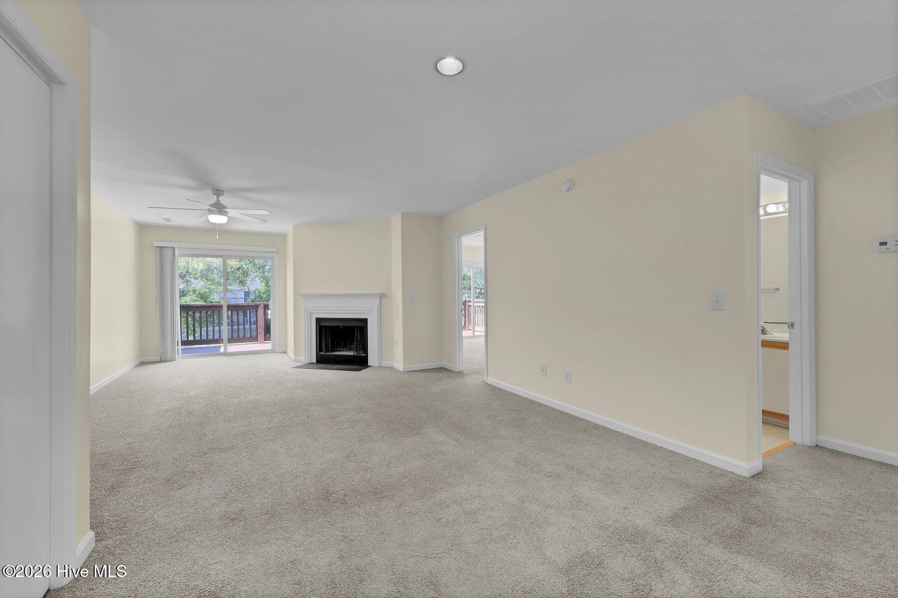 5221 Largo Court 201d Property Photo 6
