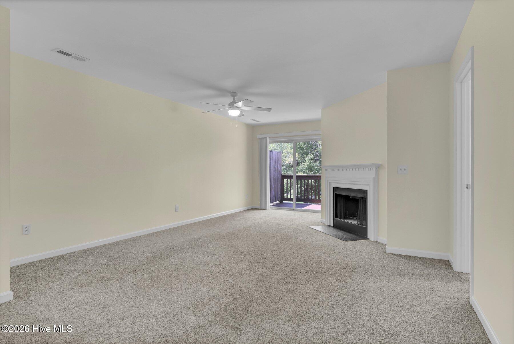 5221 Largo Court 201d Property Photo 7