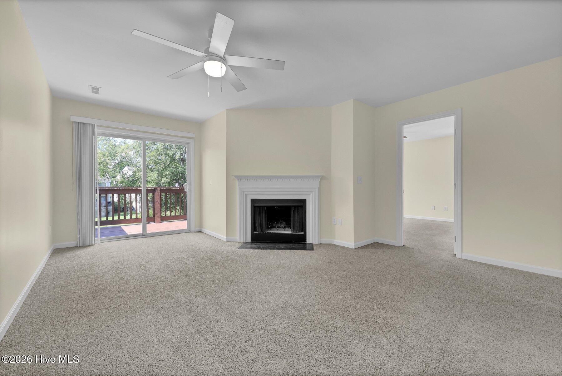 5221 Largo Court 201d Property Photo 8