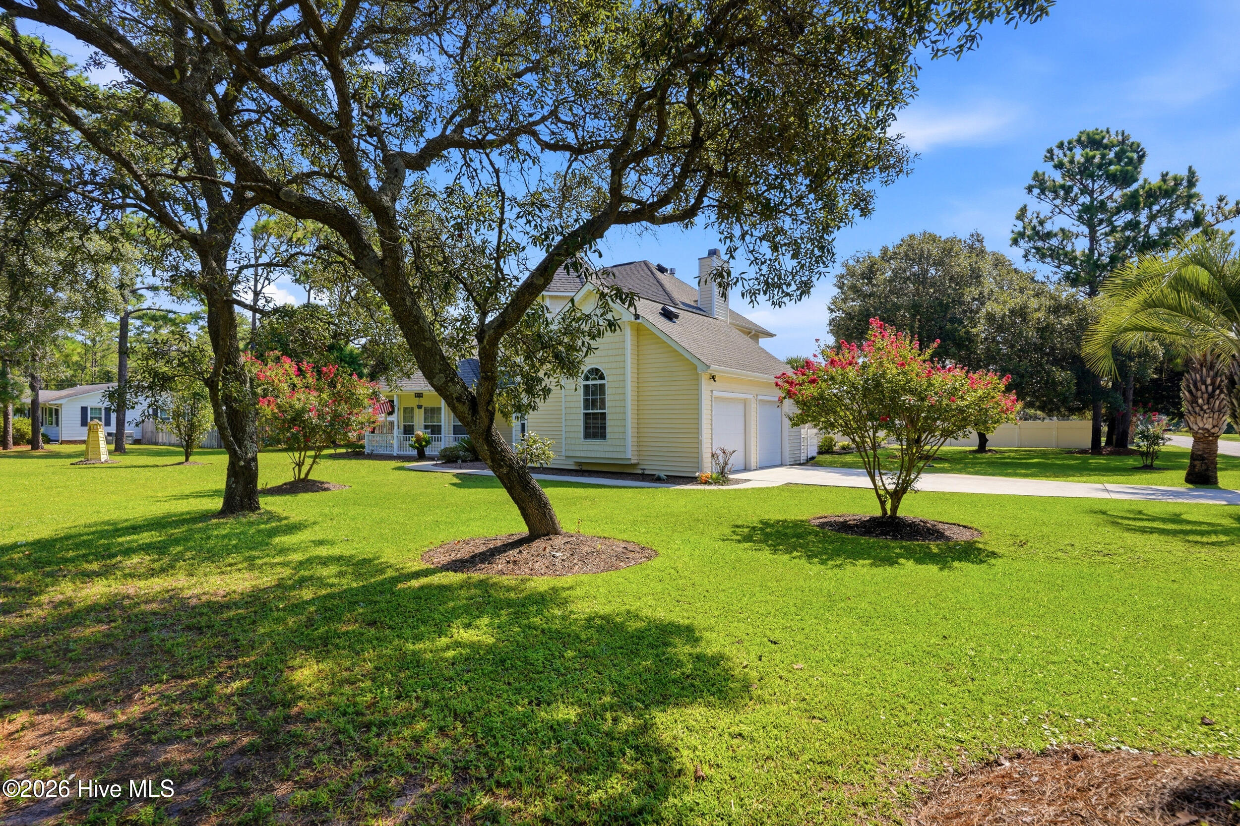 400 Dow Road N Property Photo 3