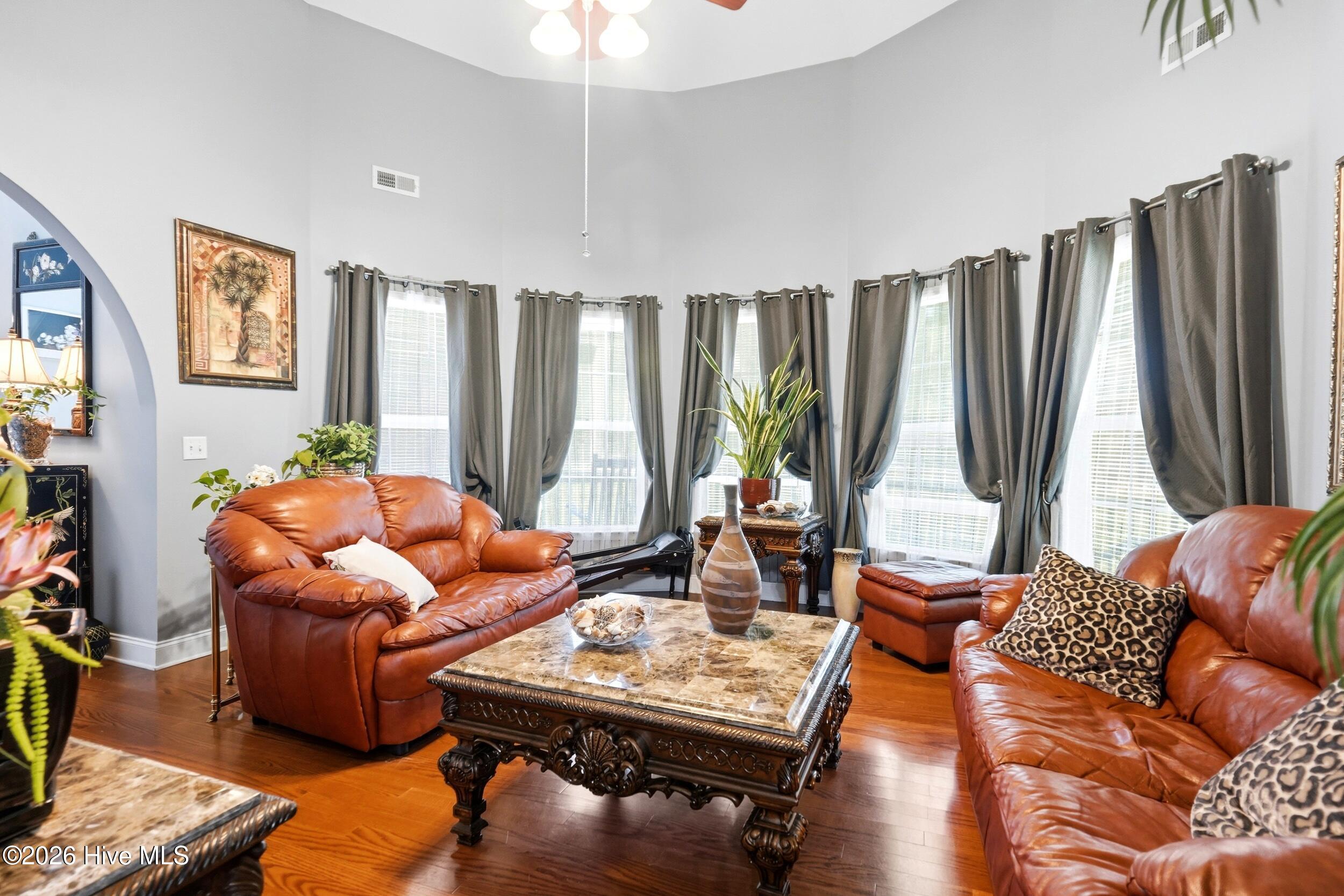 400 Dow Road N Property Photo 13