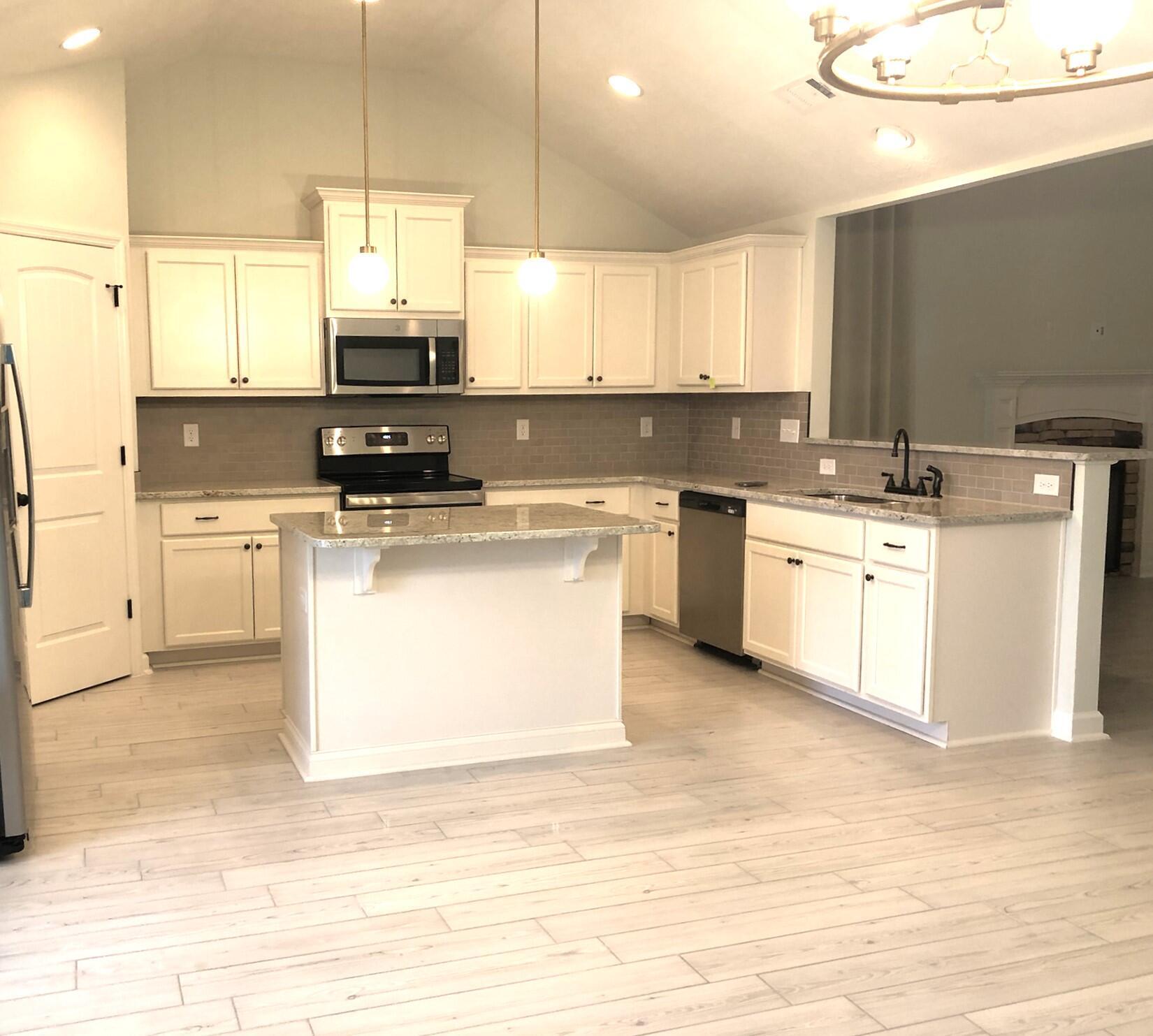 1222 Belgrove Drive Property Photo 6
