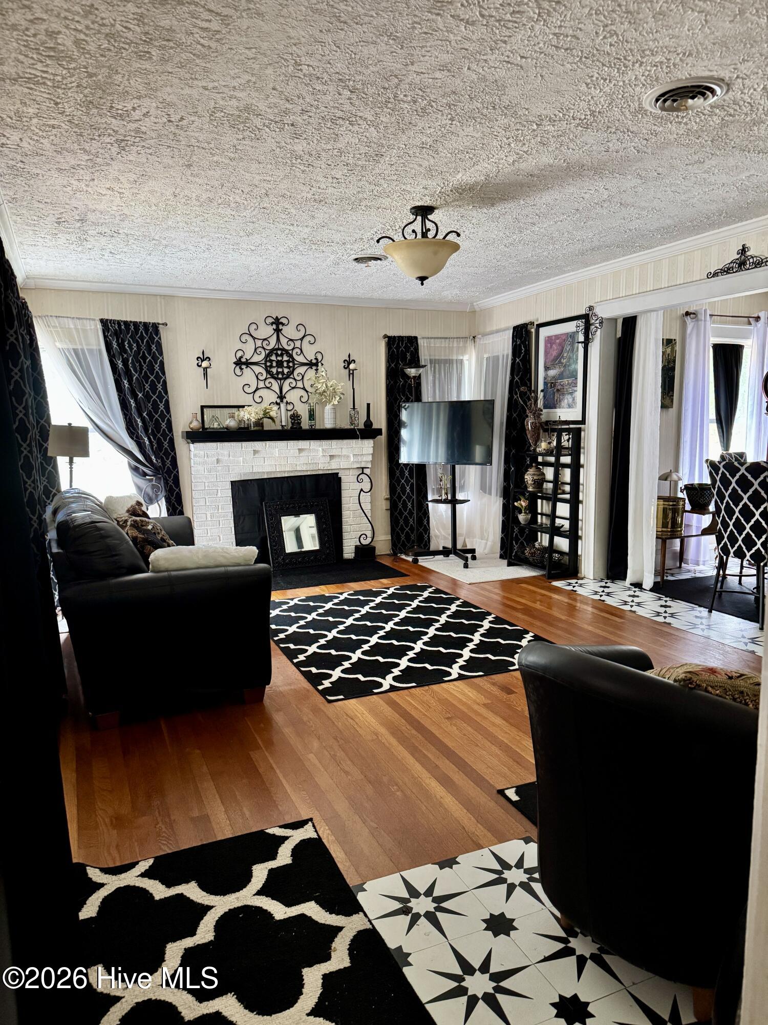 418 Oak Avenue Property Photo 5