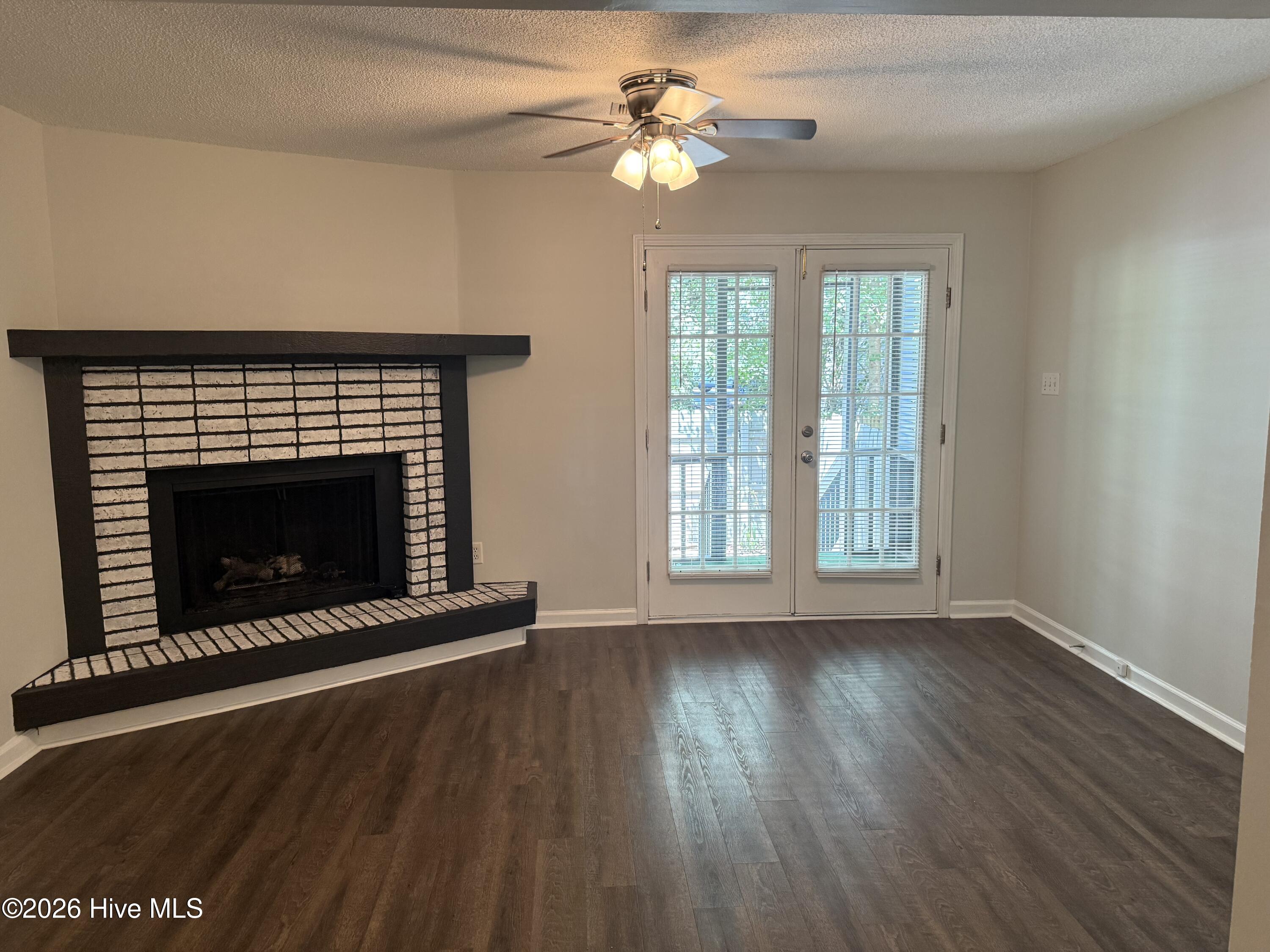 3127 N Village Court N Property Photo 5