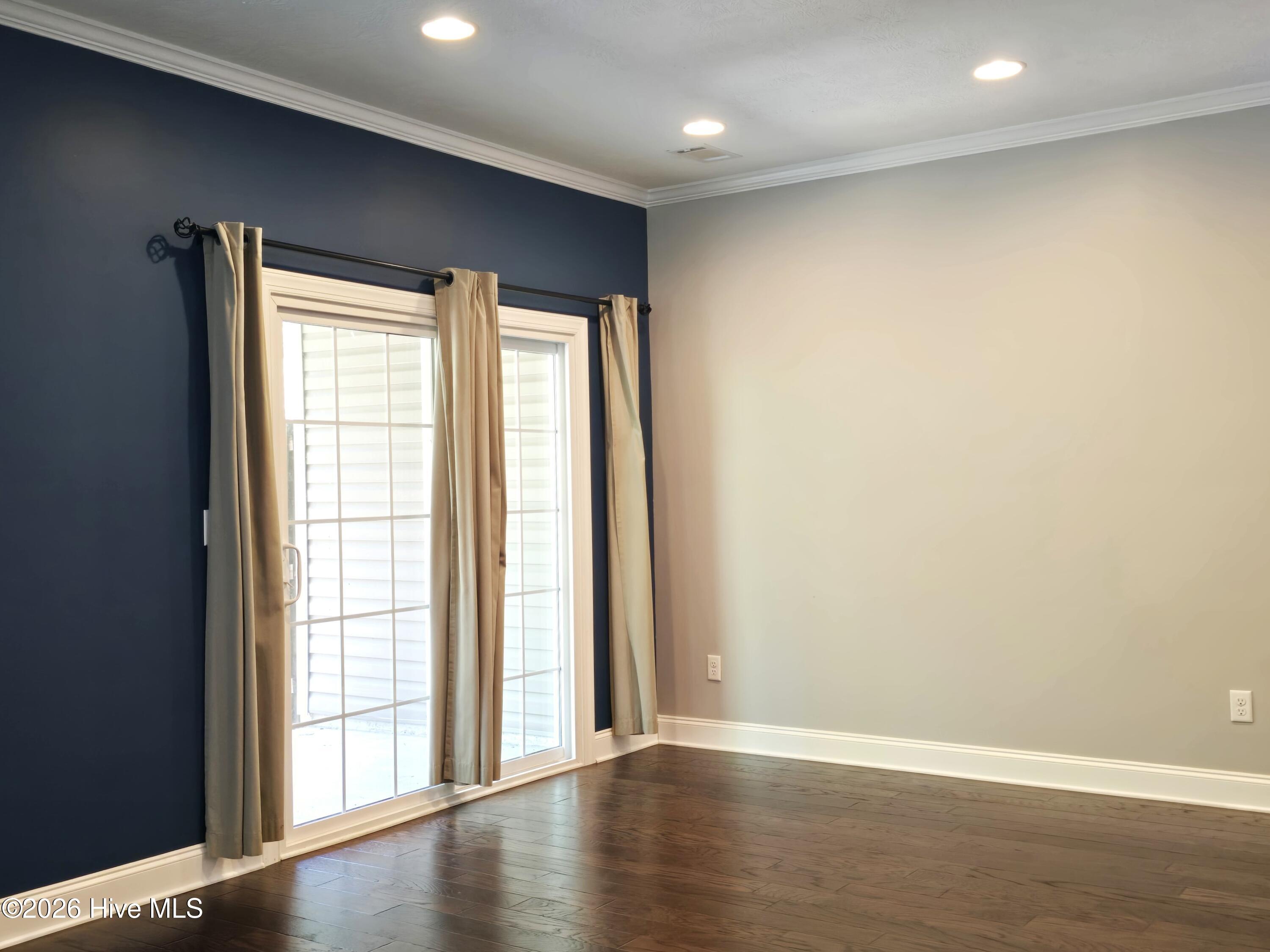 697 Red Cedar Court Property Photo 8