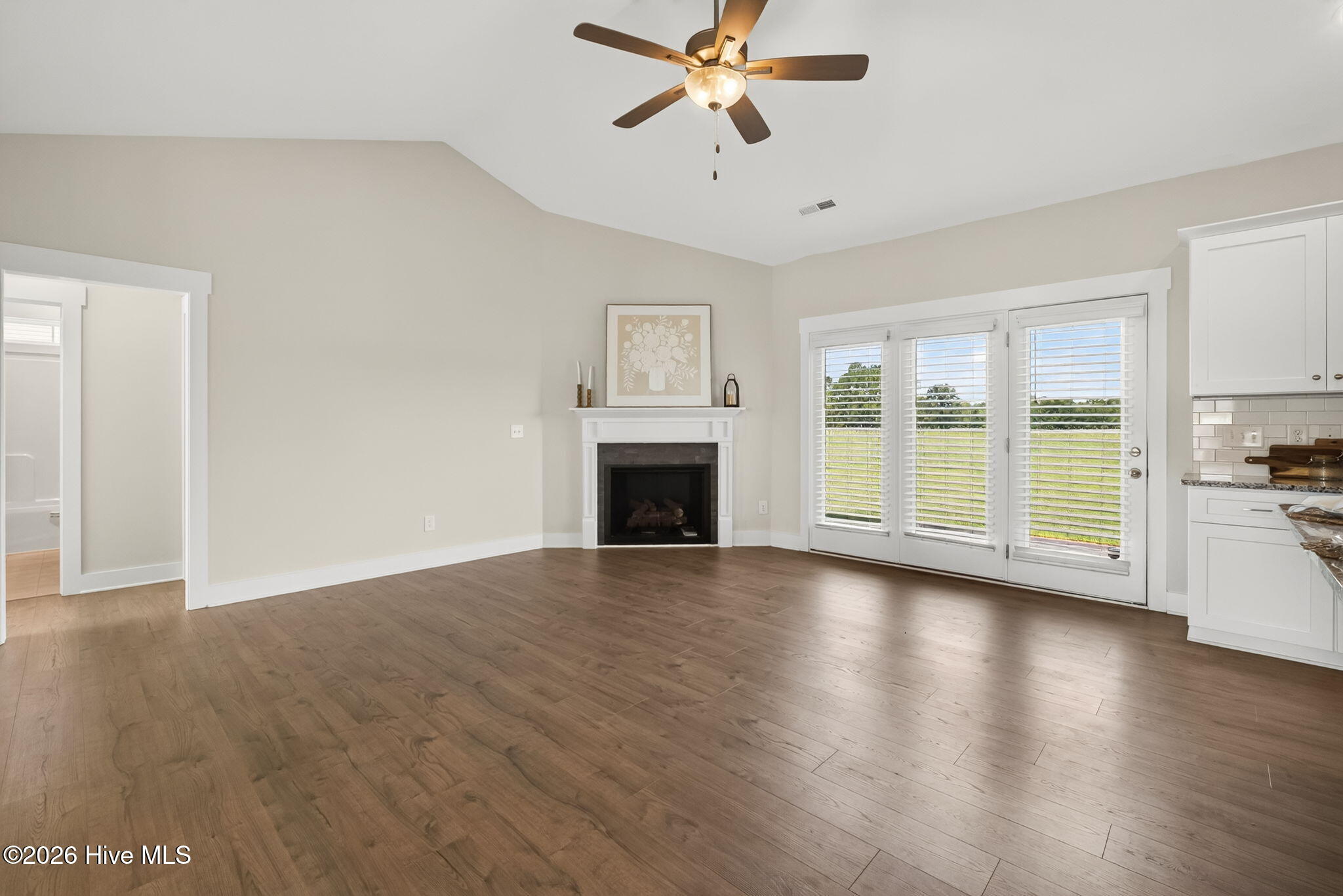 203 Tuscany Circle Property Photo 9