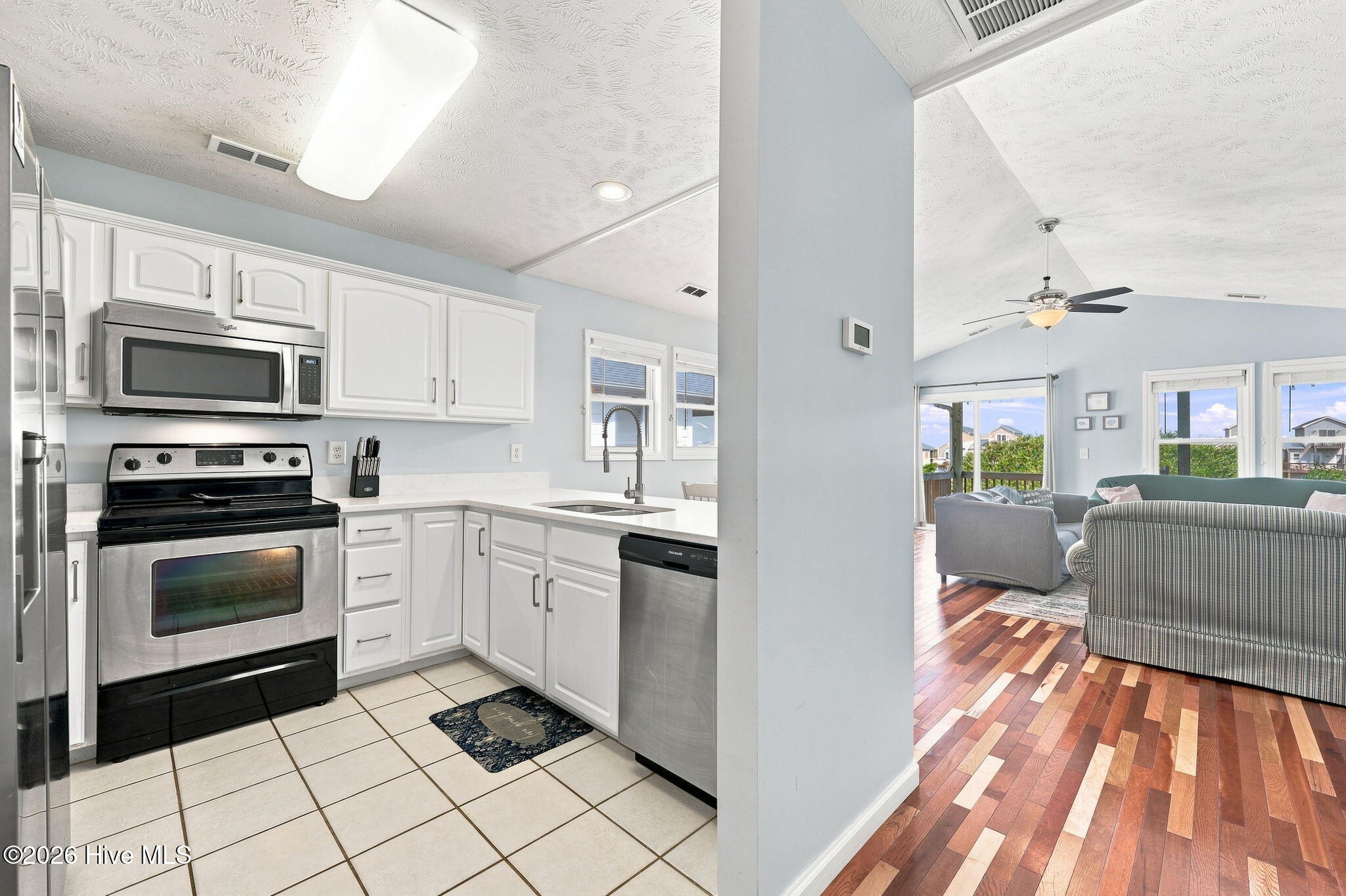421 N New River Drive A Property Photo 14