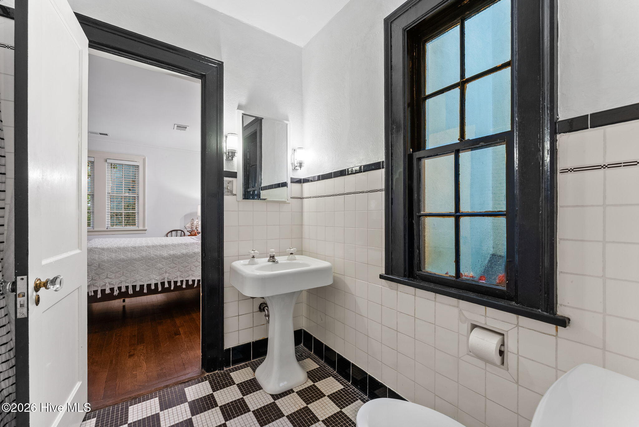 2715 Walton Way Property Photo 43