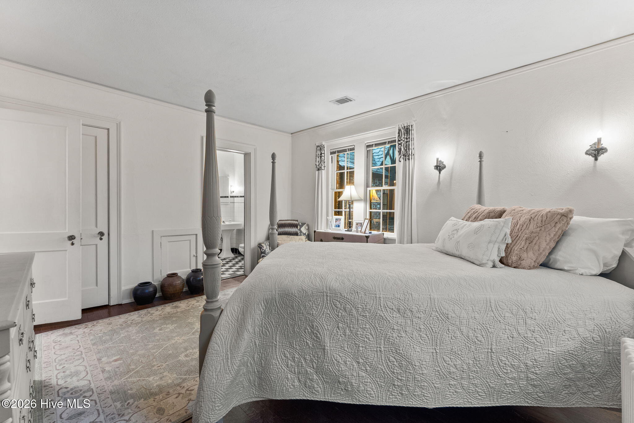 2715 Walton Way Property Photo 45