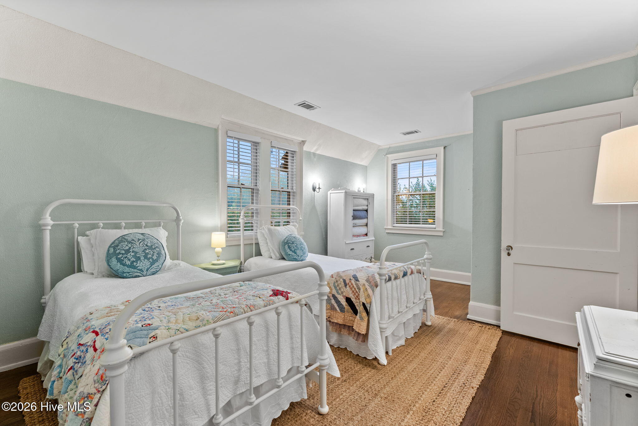 2715 Walton Way Property Photo 46