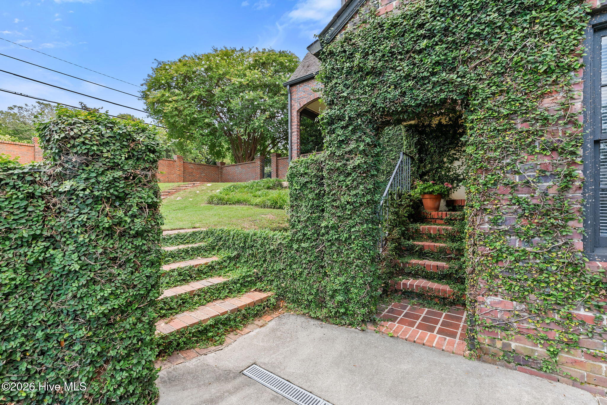 2715 Walton Way Property Photo 55