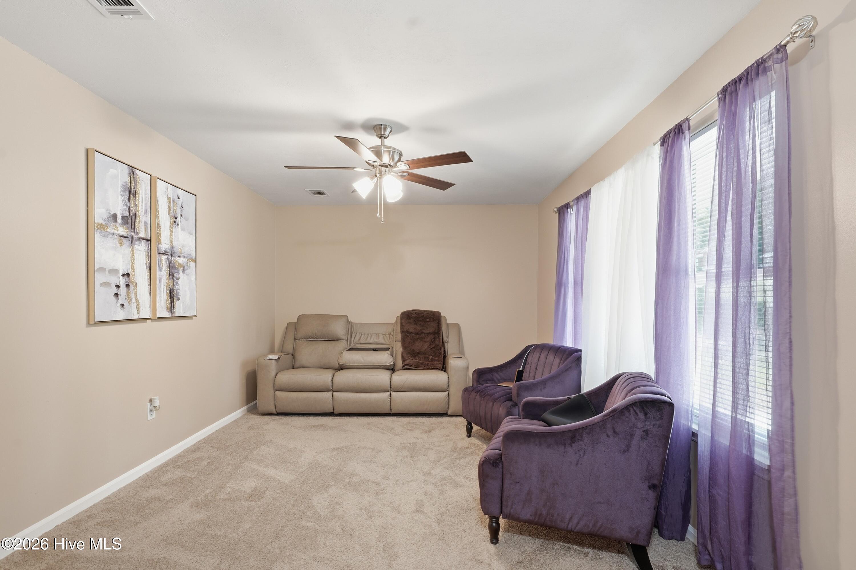 1811 N Barton Drive Property Photo 4