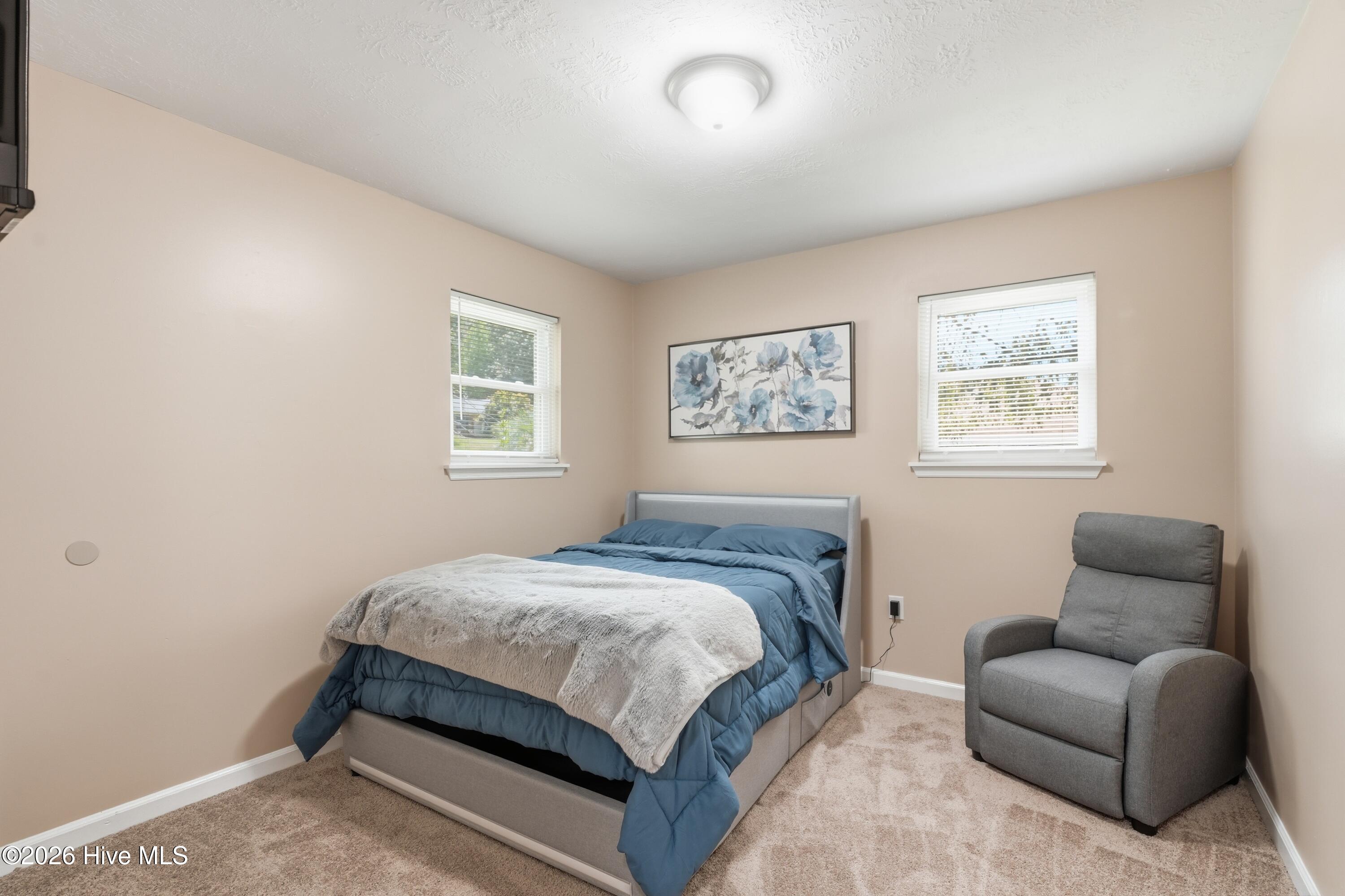 1811 N Barton Drive Property Photo 11