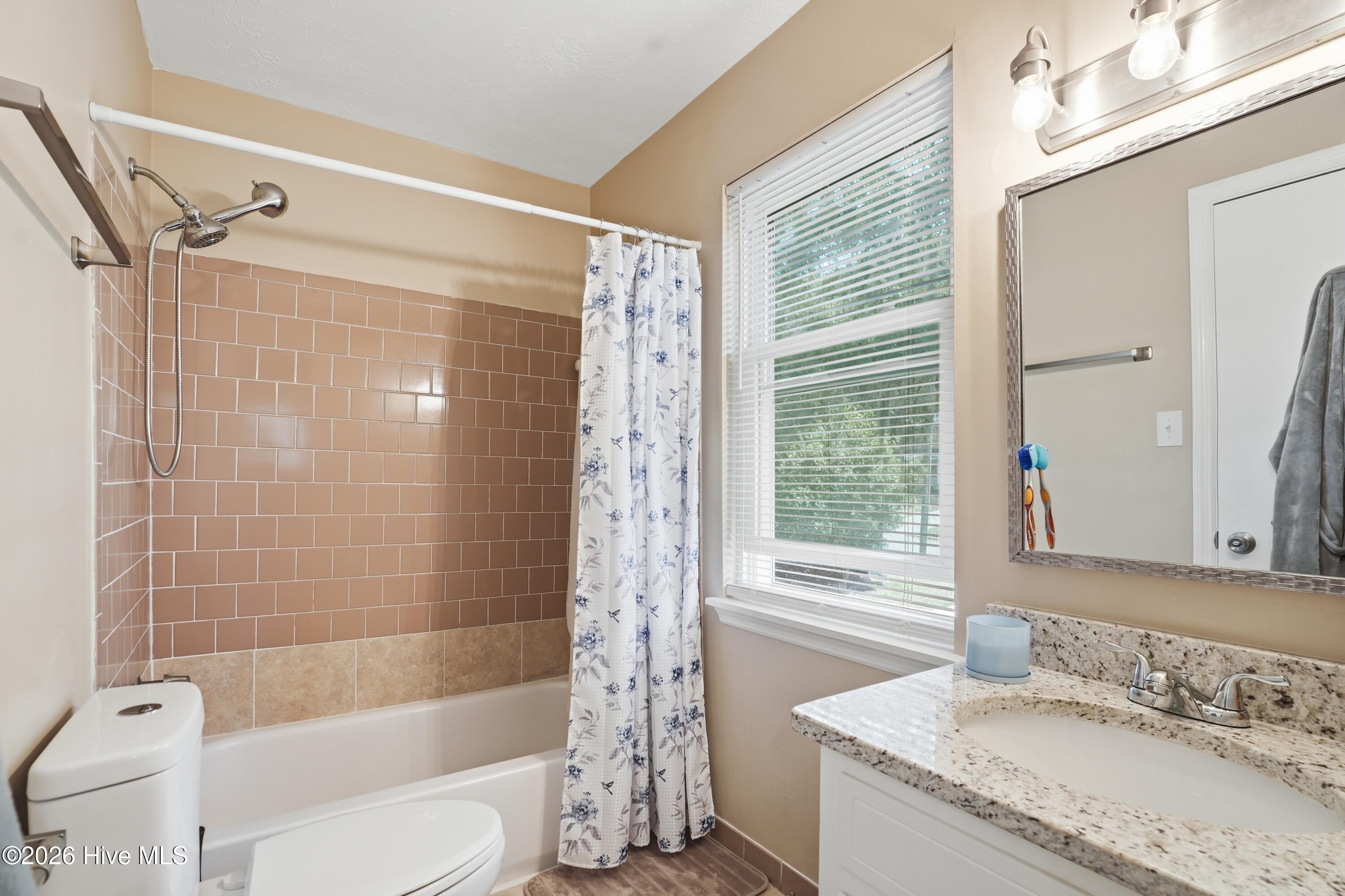 1811 N Barton Drive Property Photo 17
