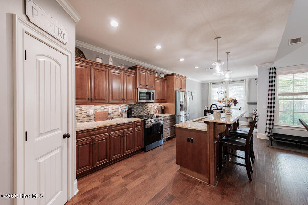204 Clyde Avenue Property Photo 7