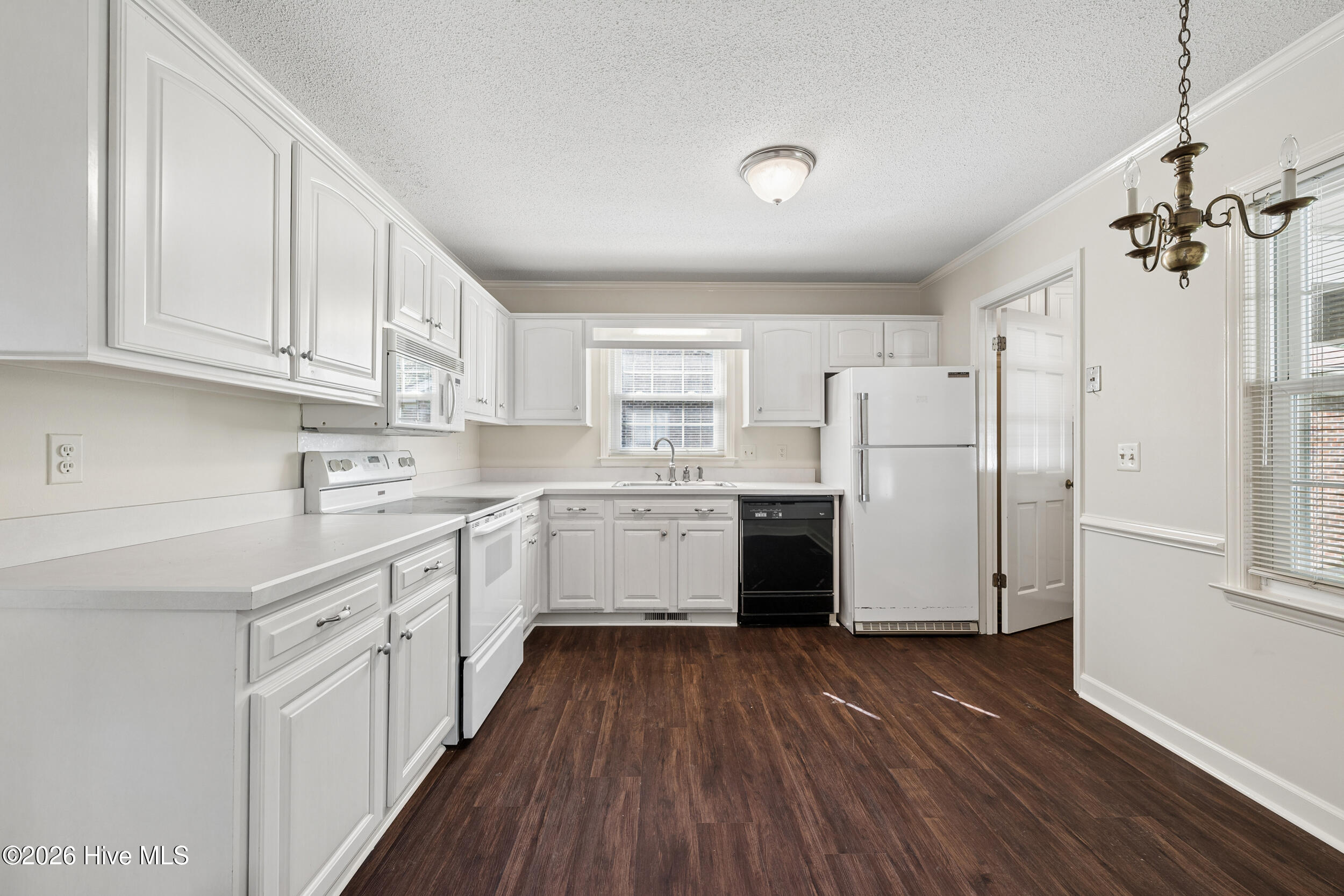 1106 Crestview Drive Property Photo 10