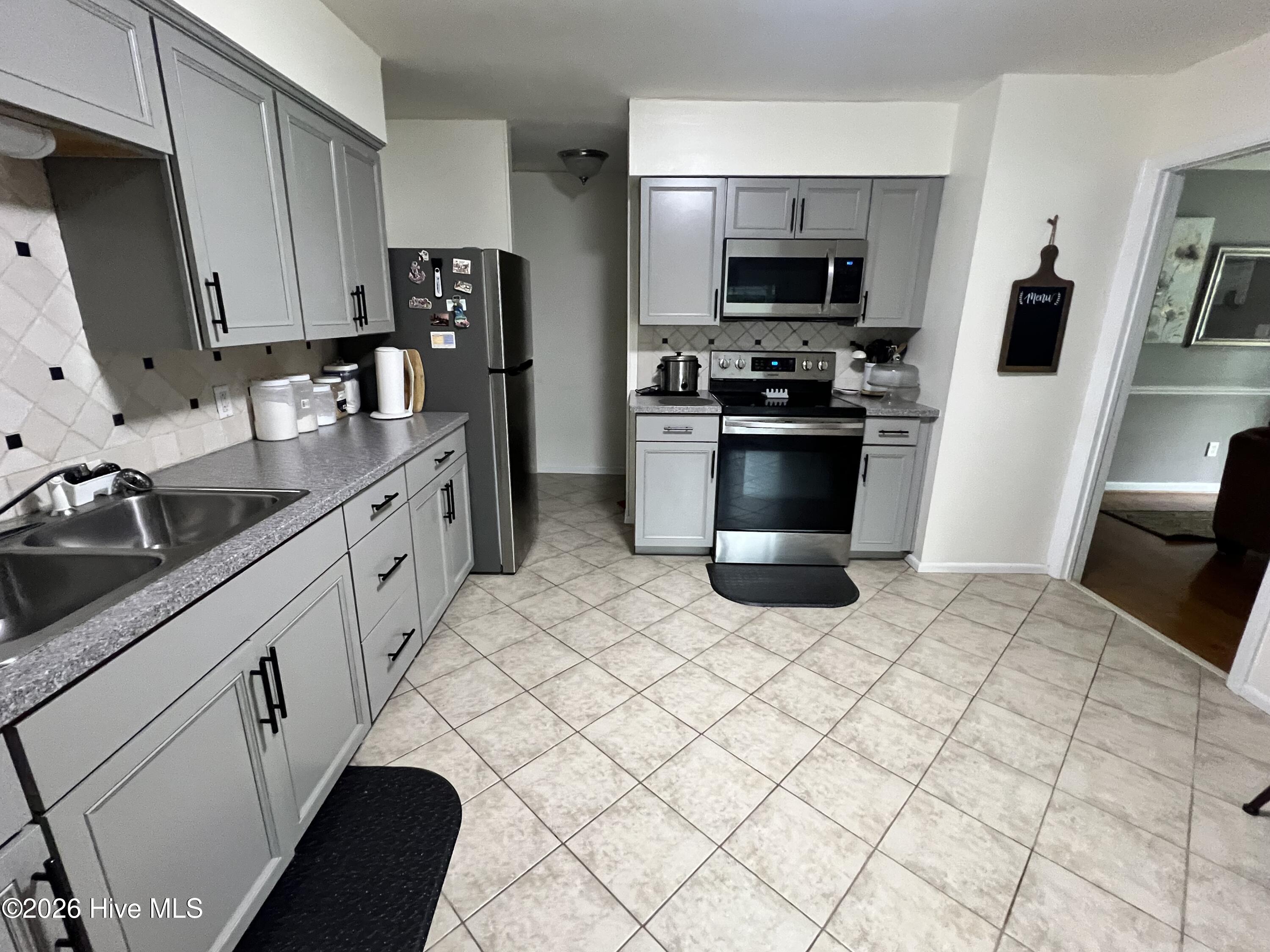 608 Forest Acres Drive Property Photo 6