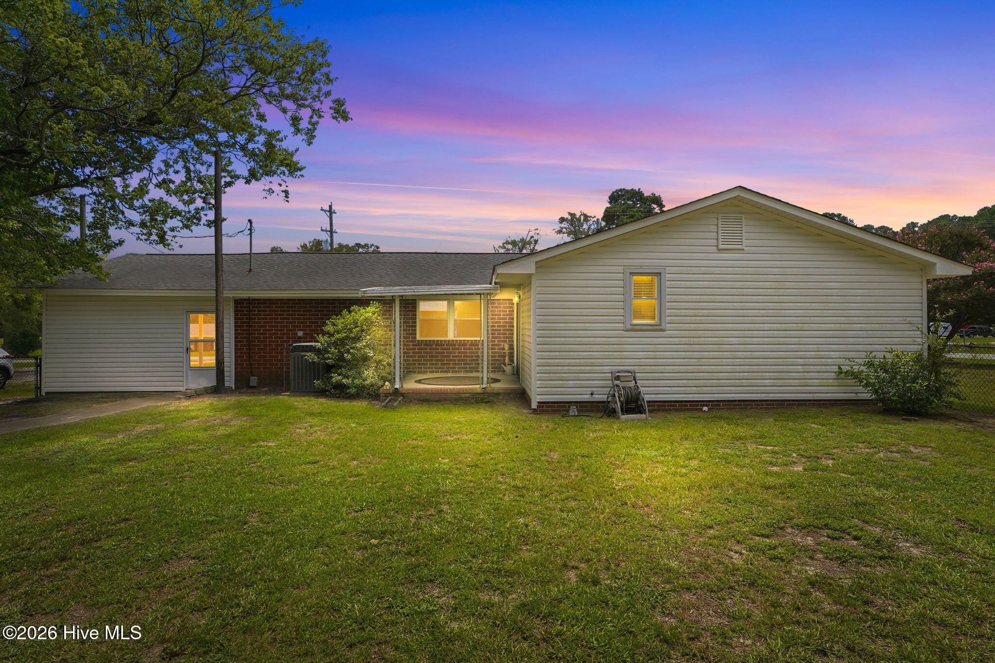 910 Old Grantham Road Property Photo 2