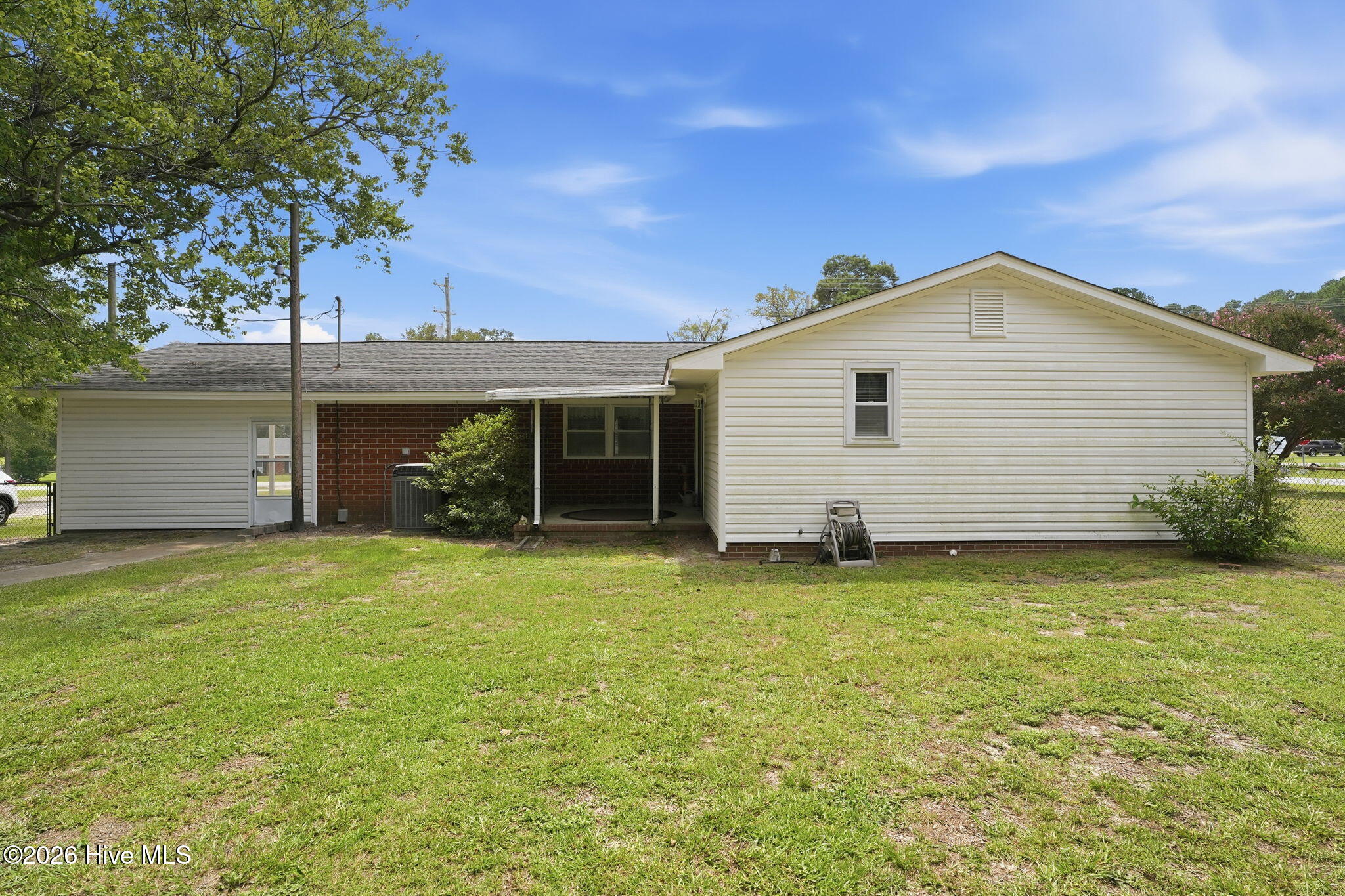 910 Old Grantham Road Property Photo 11