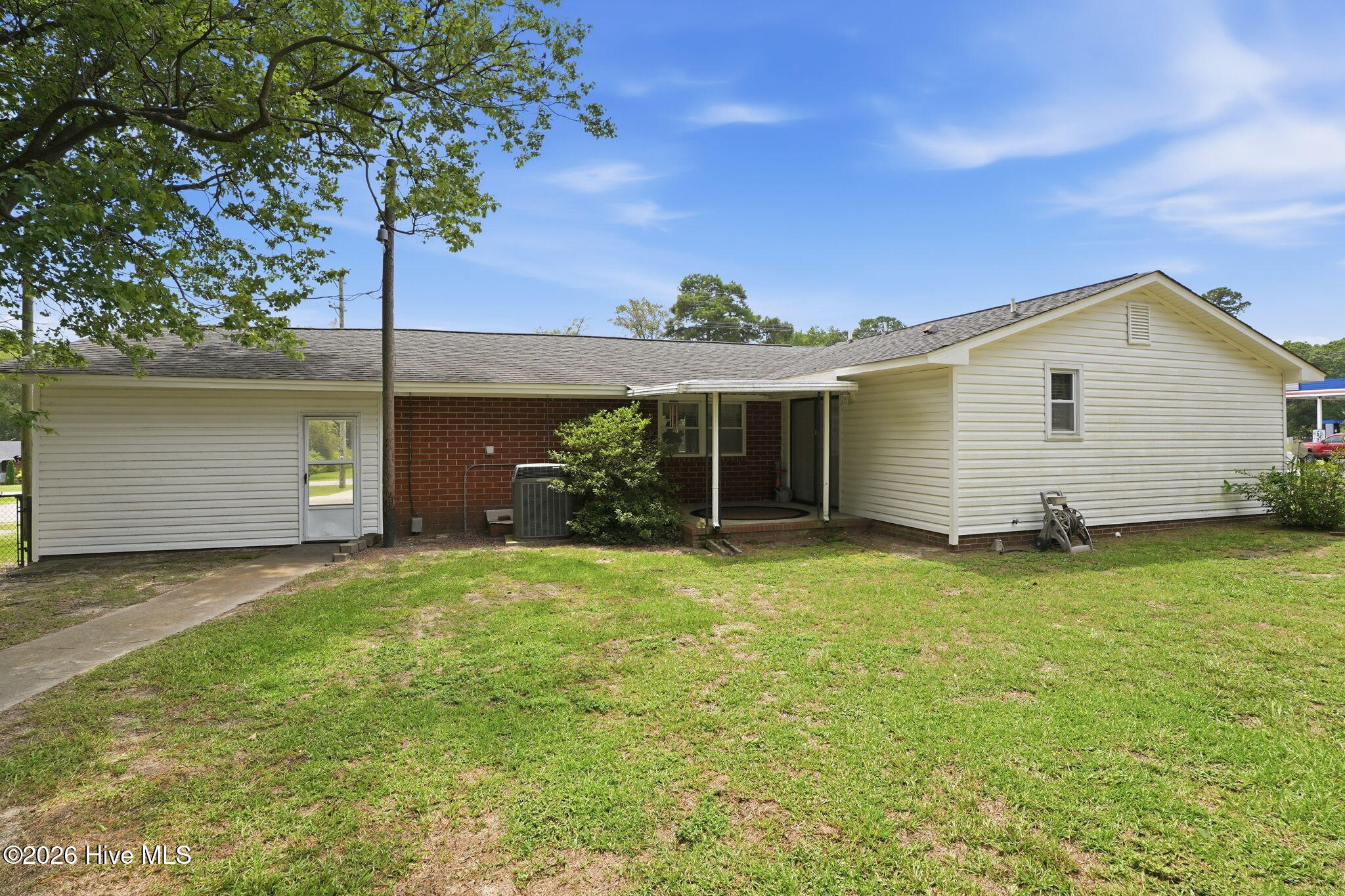 910 Old Grantham Road Property Photo 12