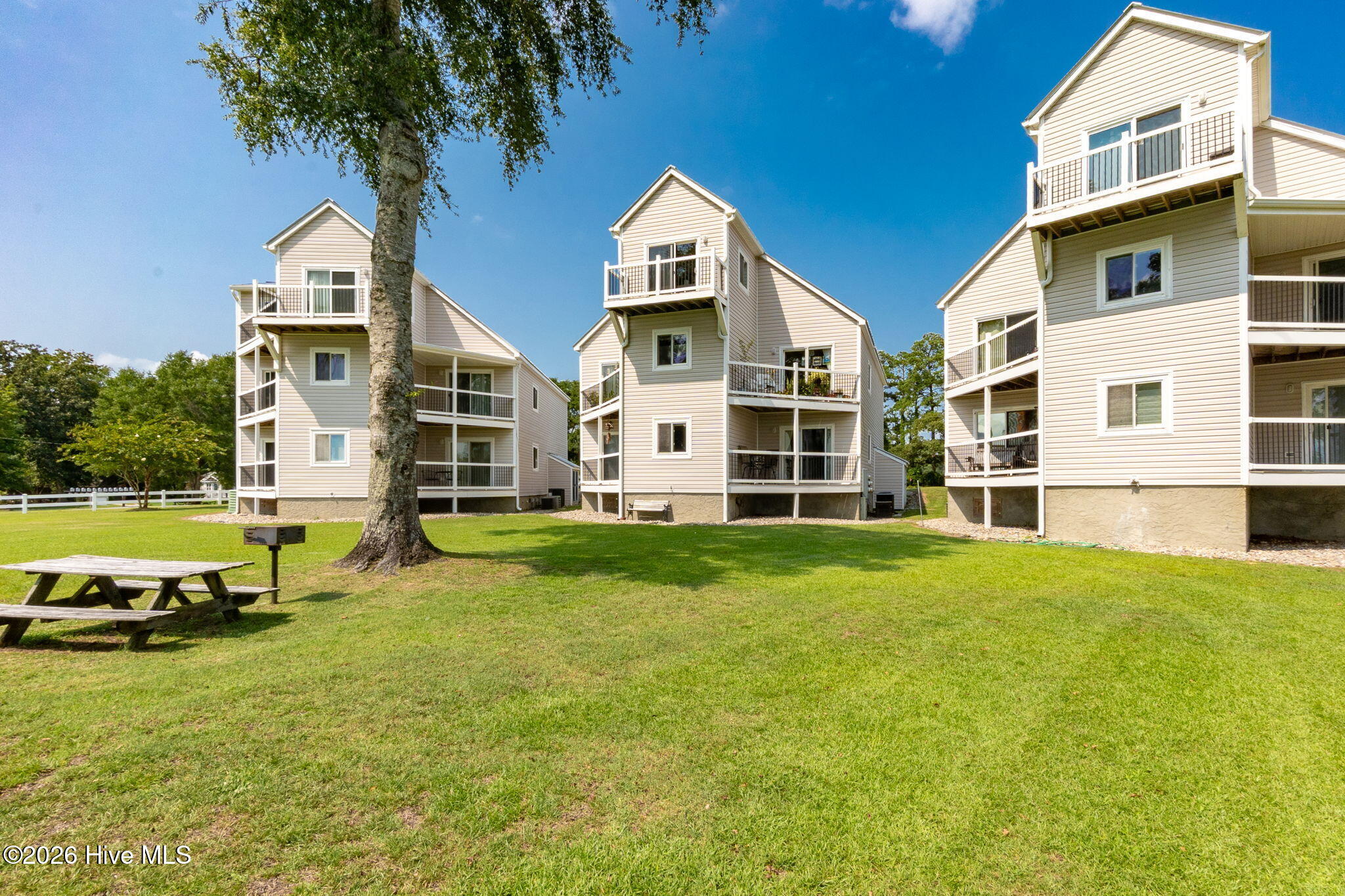 89 Country Club Drive Apt B1 Property Photo 25