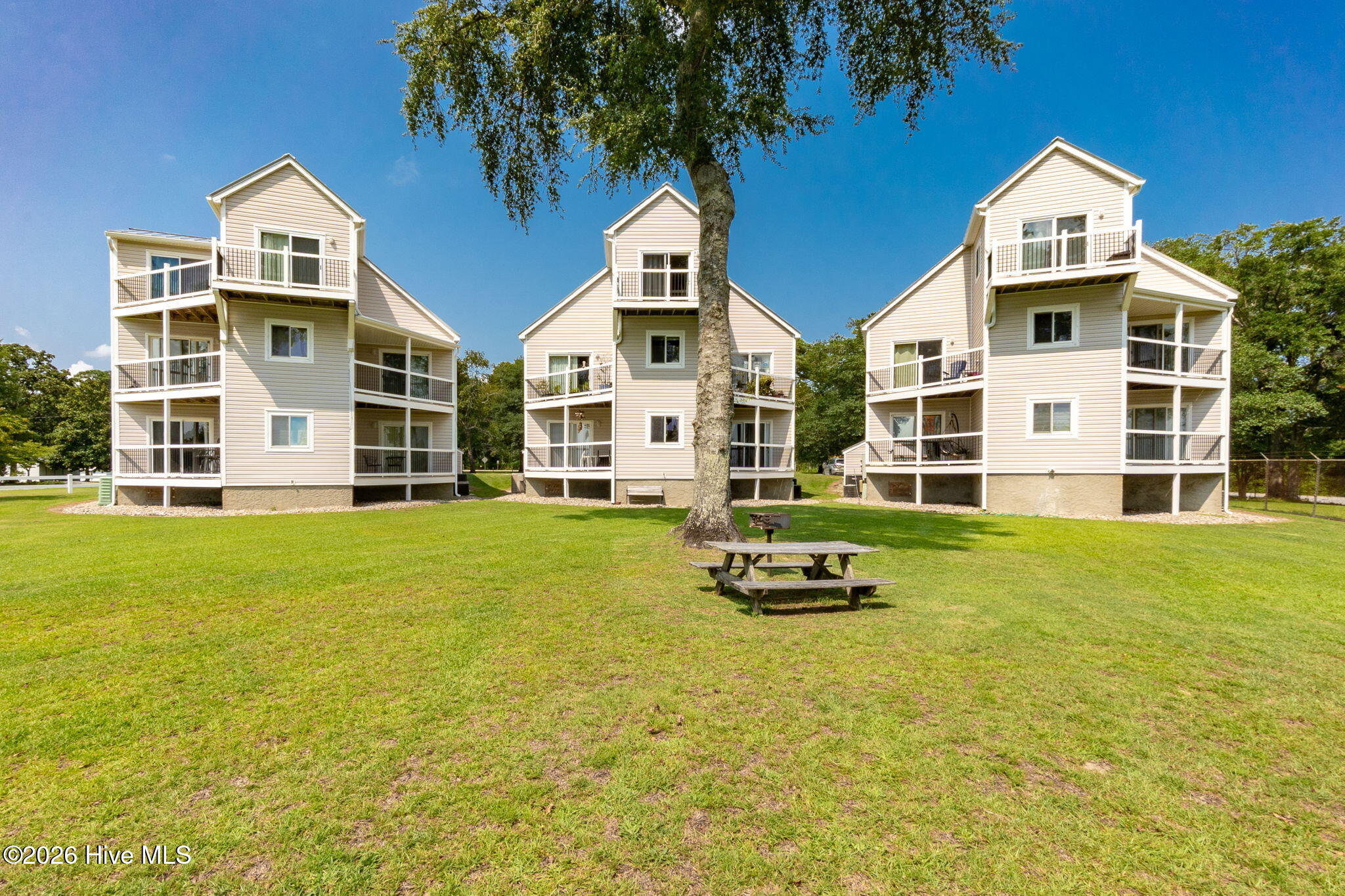 89 Country Club Drive Apt B1 Property Photo 26