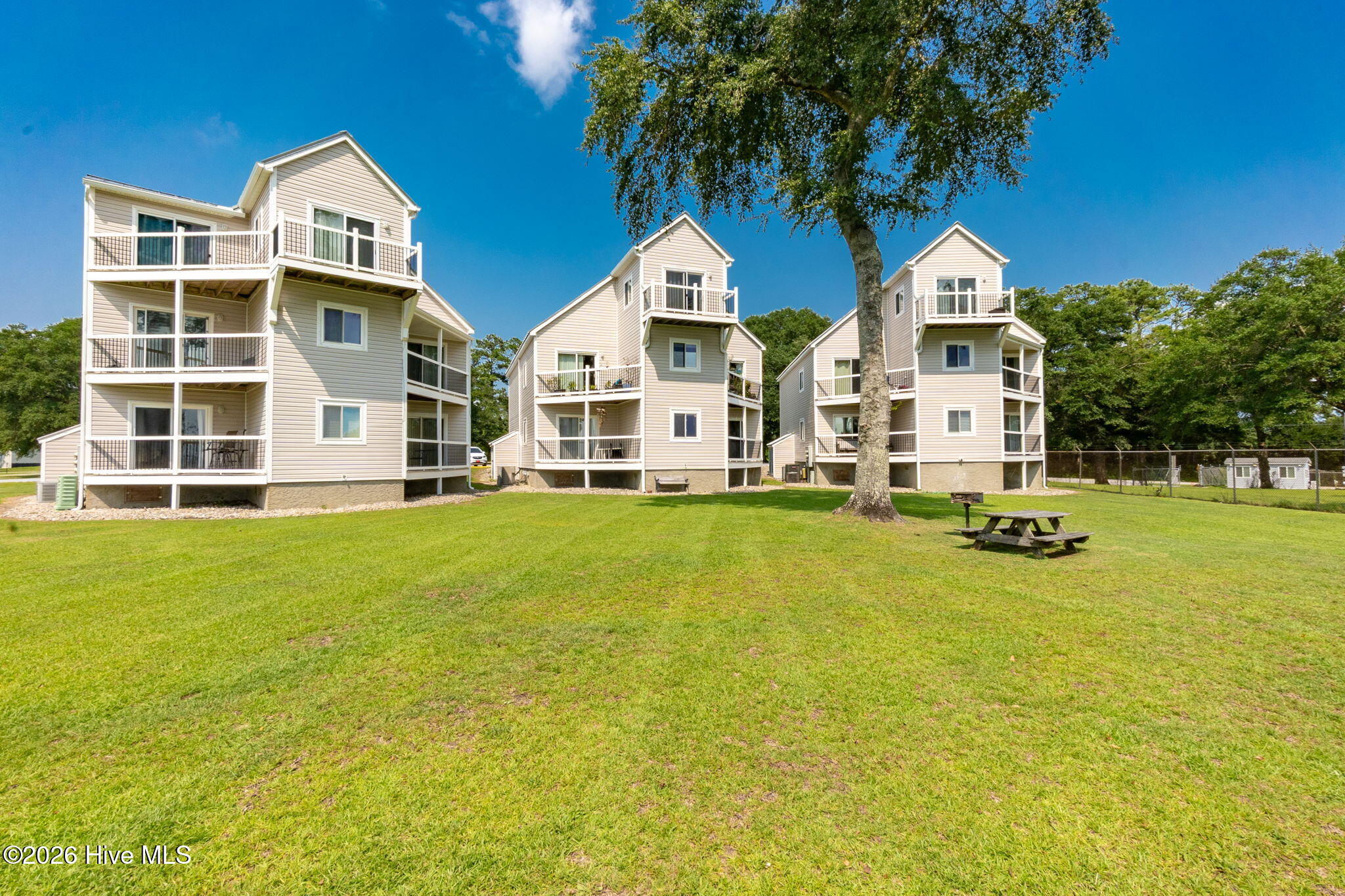 89 Country Club Drive Apt B1 Property Photo 27