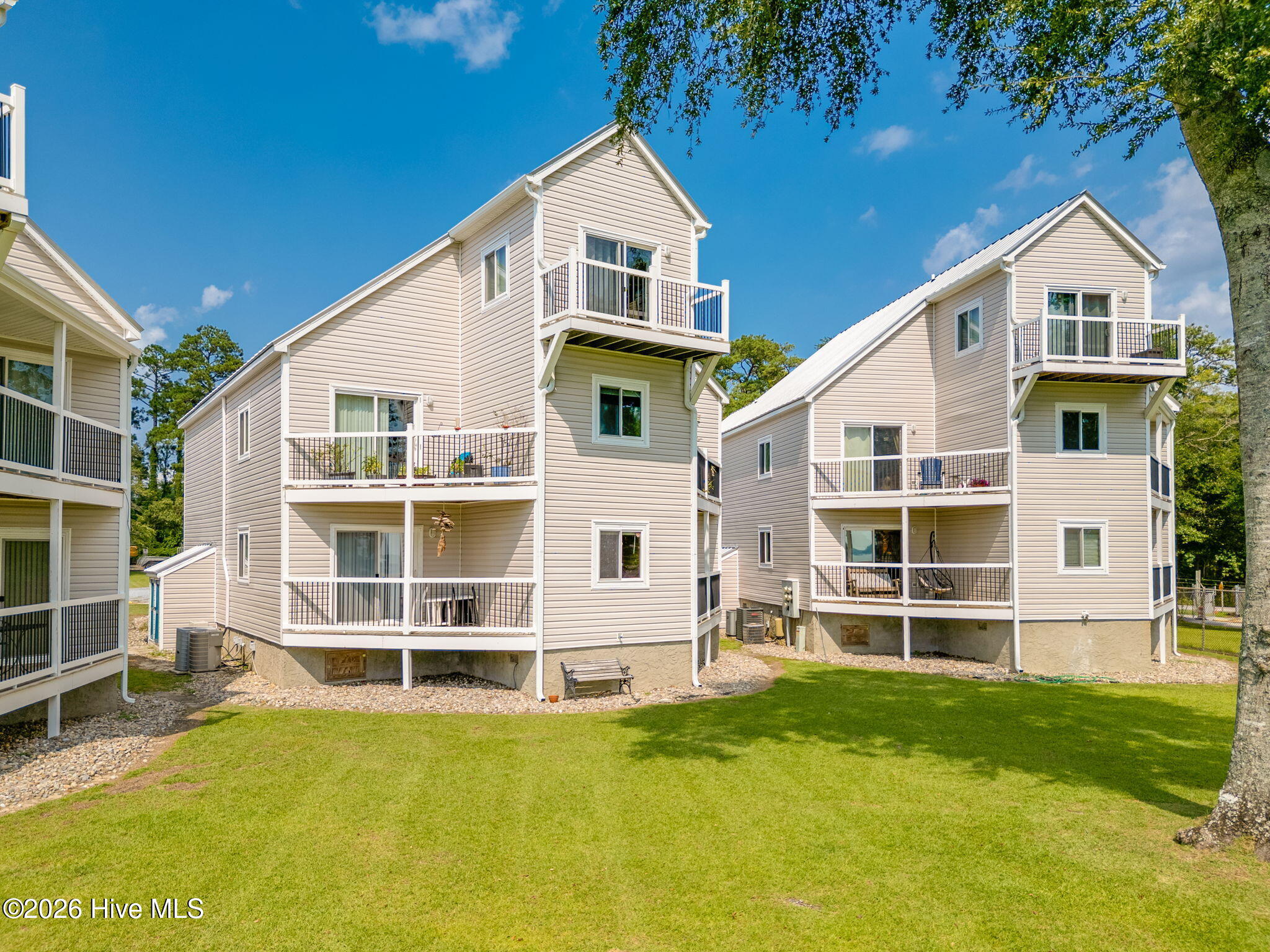 89 Country Club Drive Apt B1 Property Photo 37