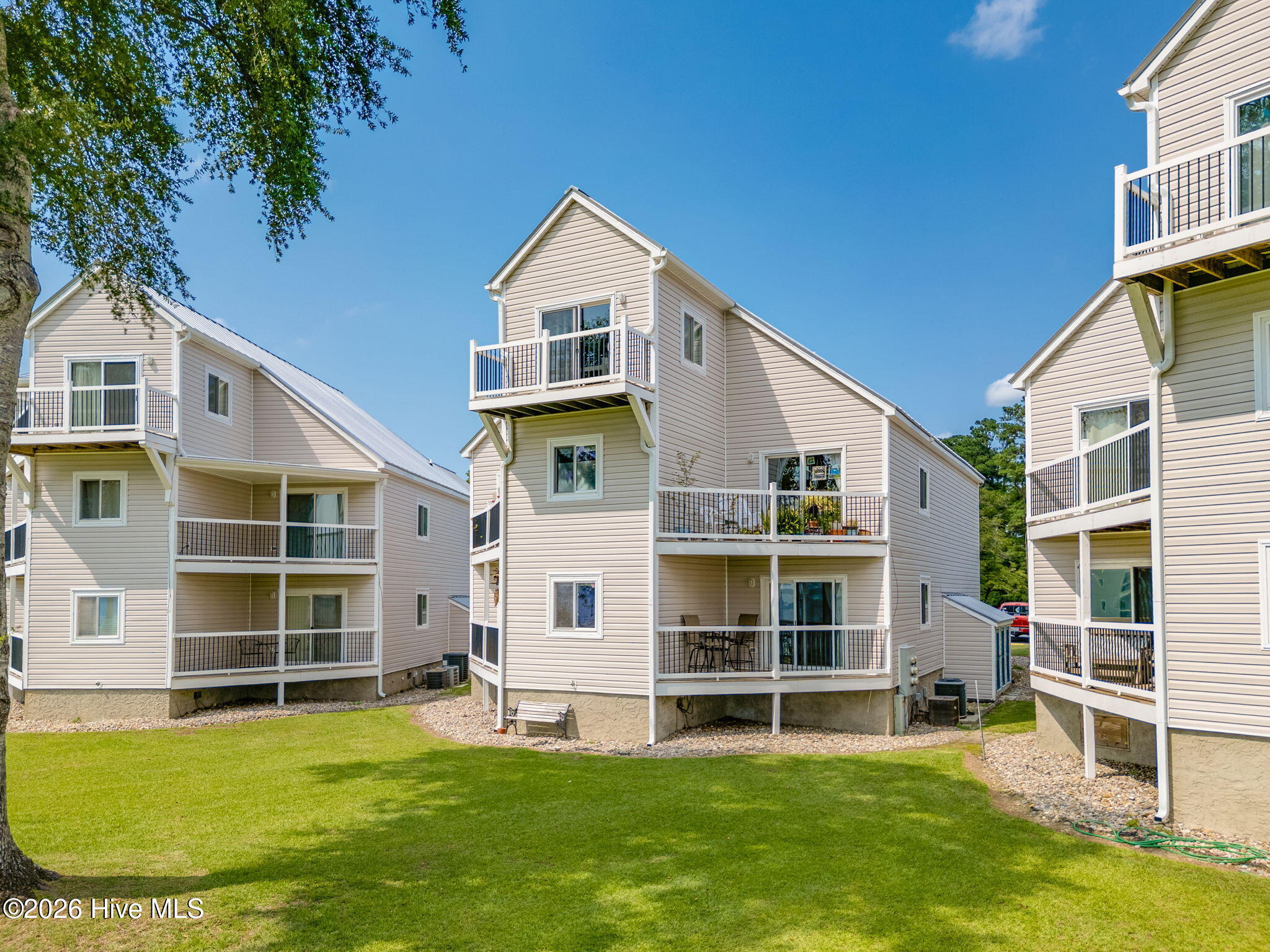 89 Country Club Drive Apt B1 Property Photo 40