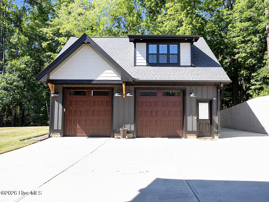 150 Stella Court Property Photo 3