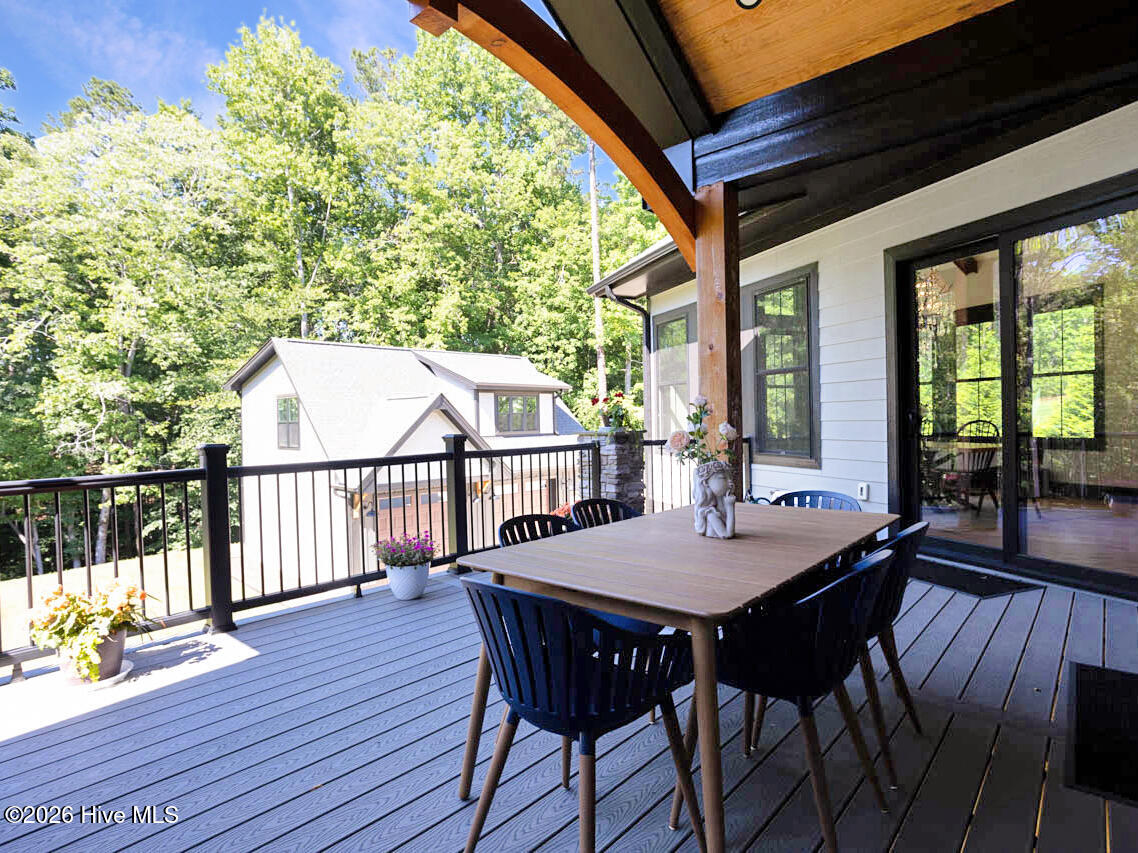 150 Stella Court Property Photo 75