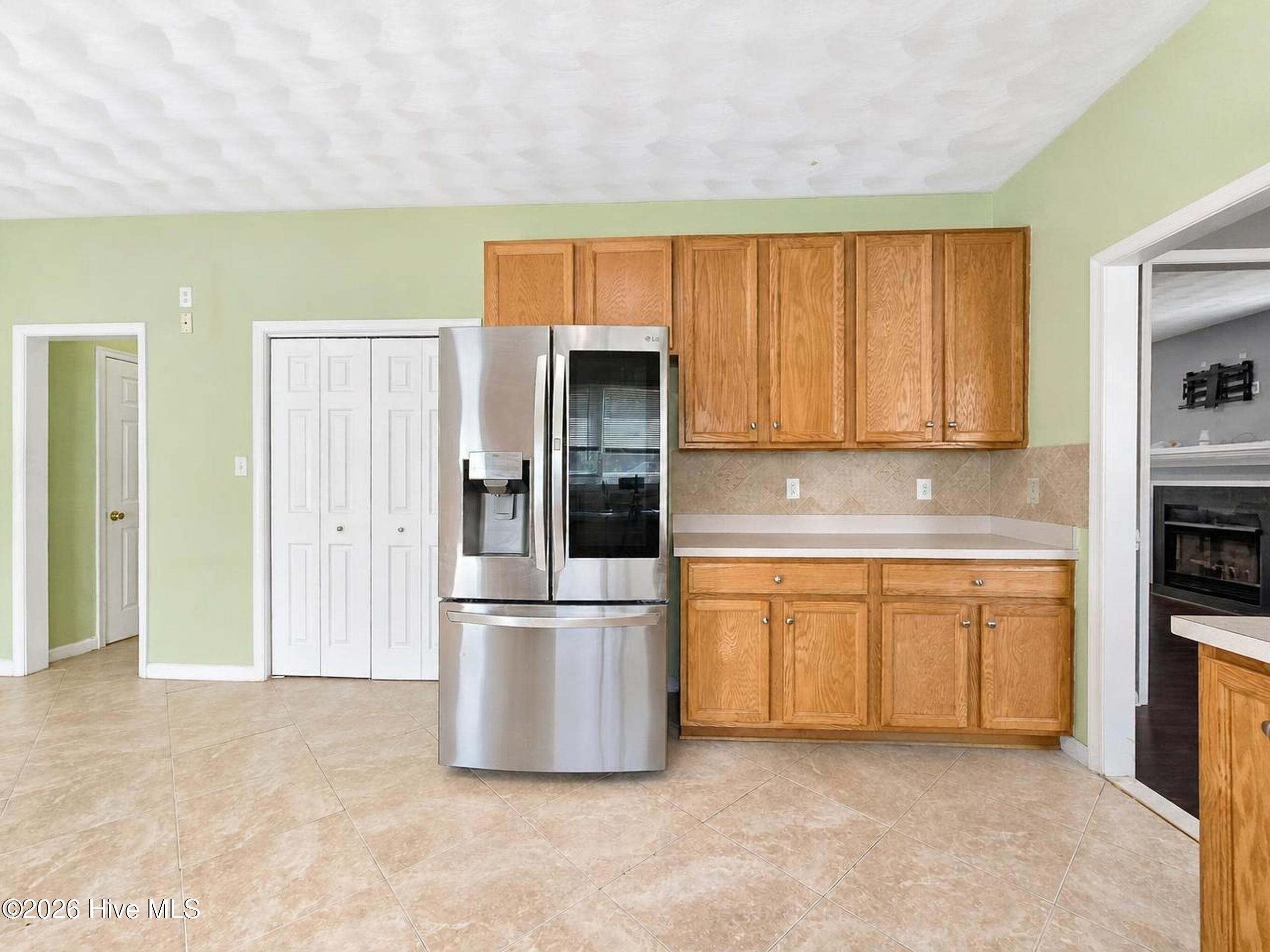 116 Stedman Lane E Property Photo 8