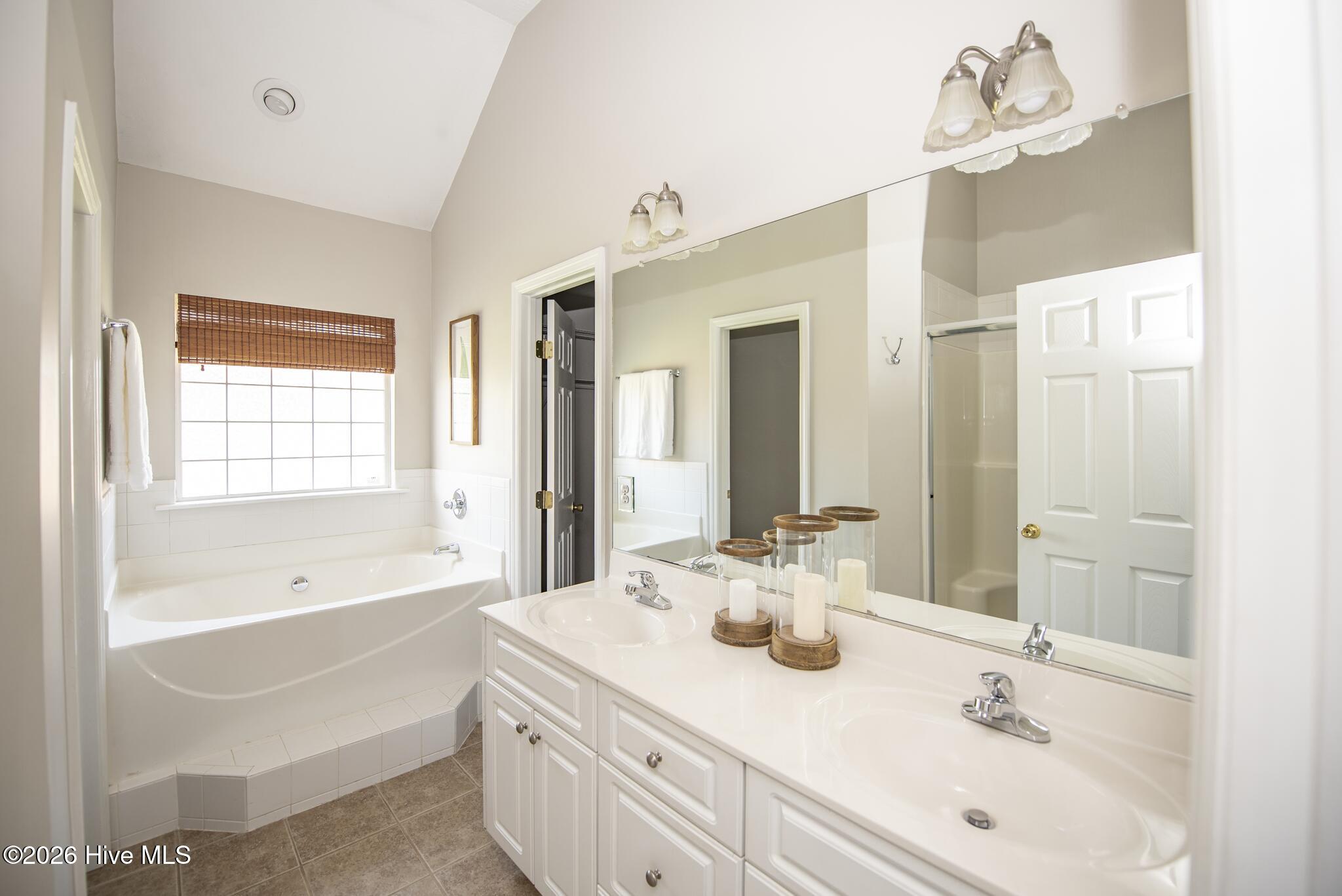 702 Wickham Drive Property Photo 12