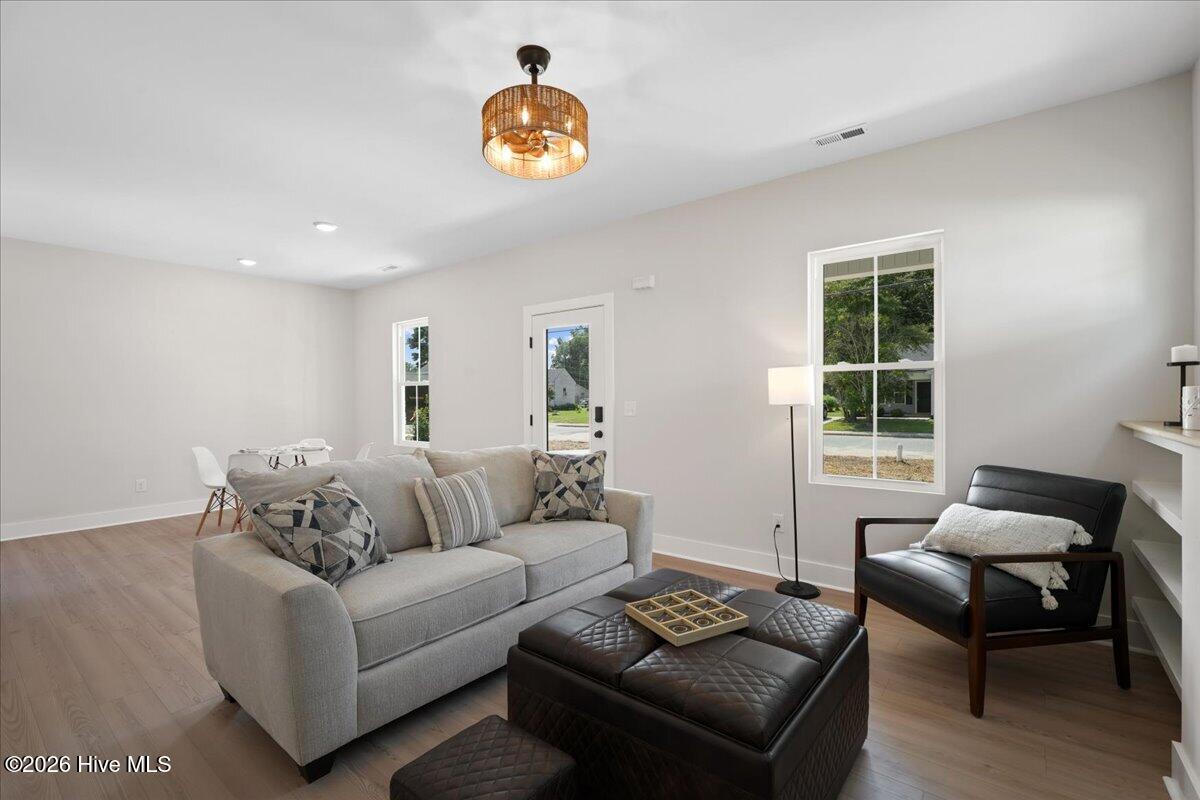 304 S Sycamore Street Property Photo 16
