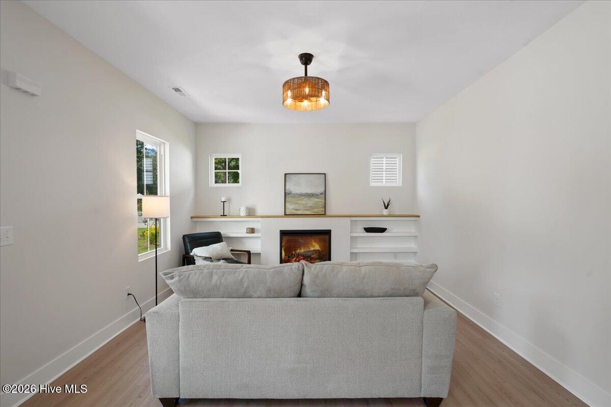 304 S Sycamore Street Property Photo 17