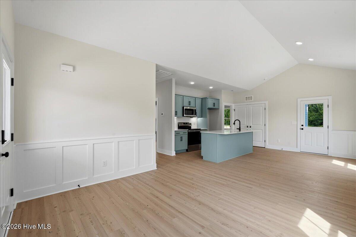 306 S Sycamore Street Property Photo 6