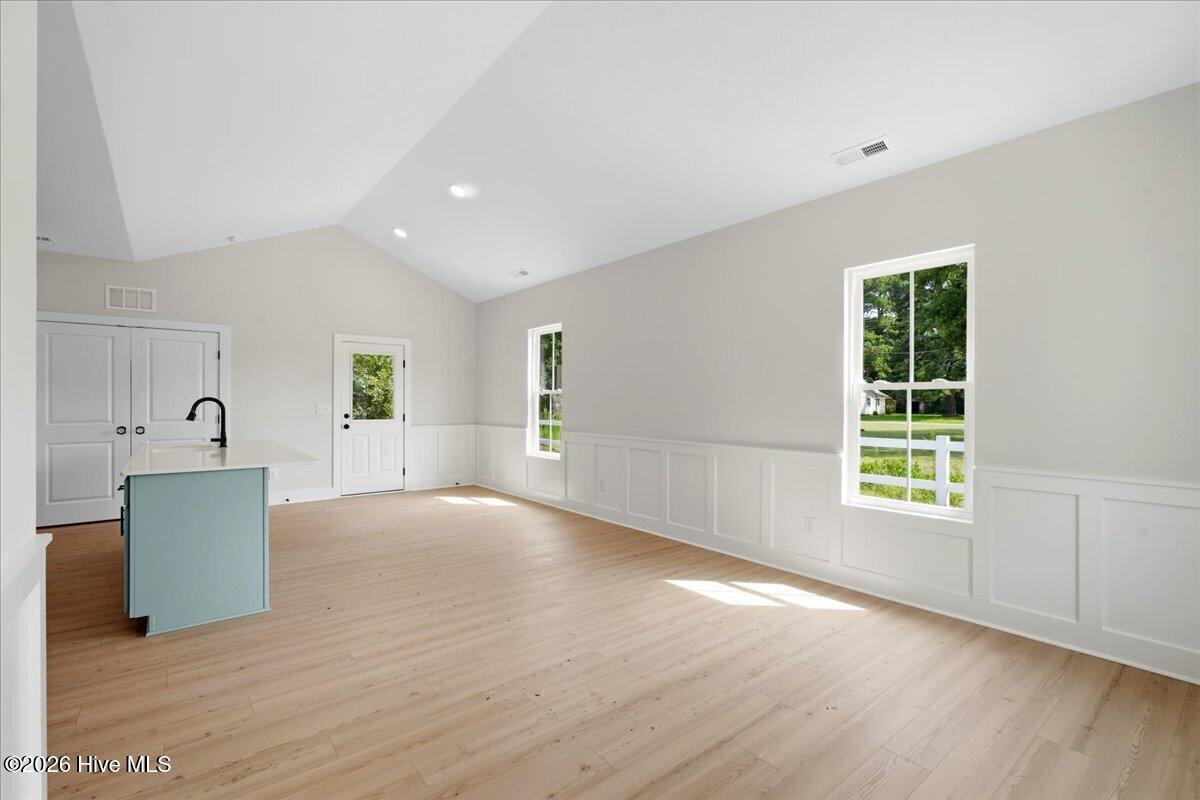 306 S Sycamore Street Property Photo 16