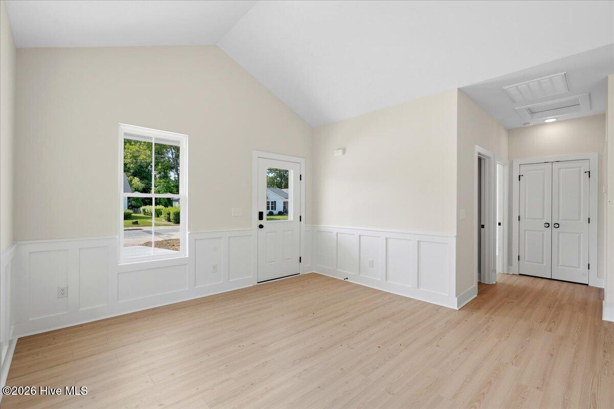 306 S Sycamore Street Property Photo 23