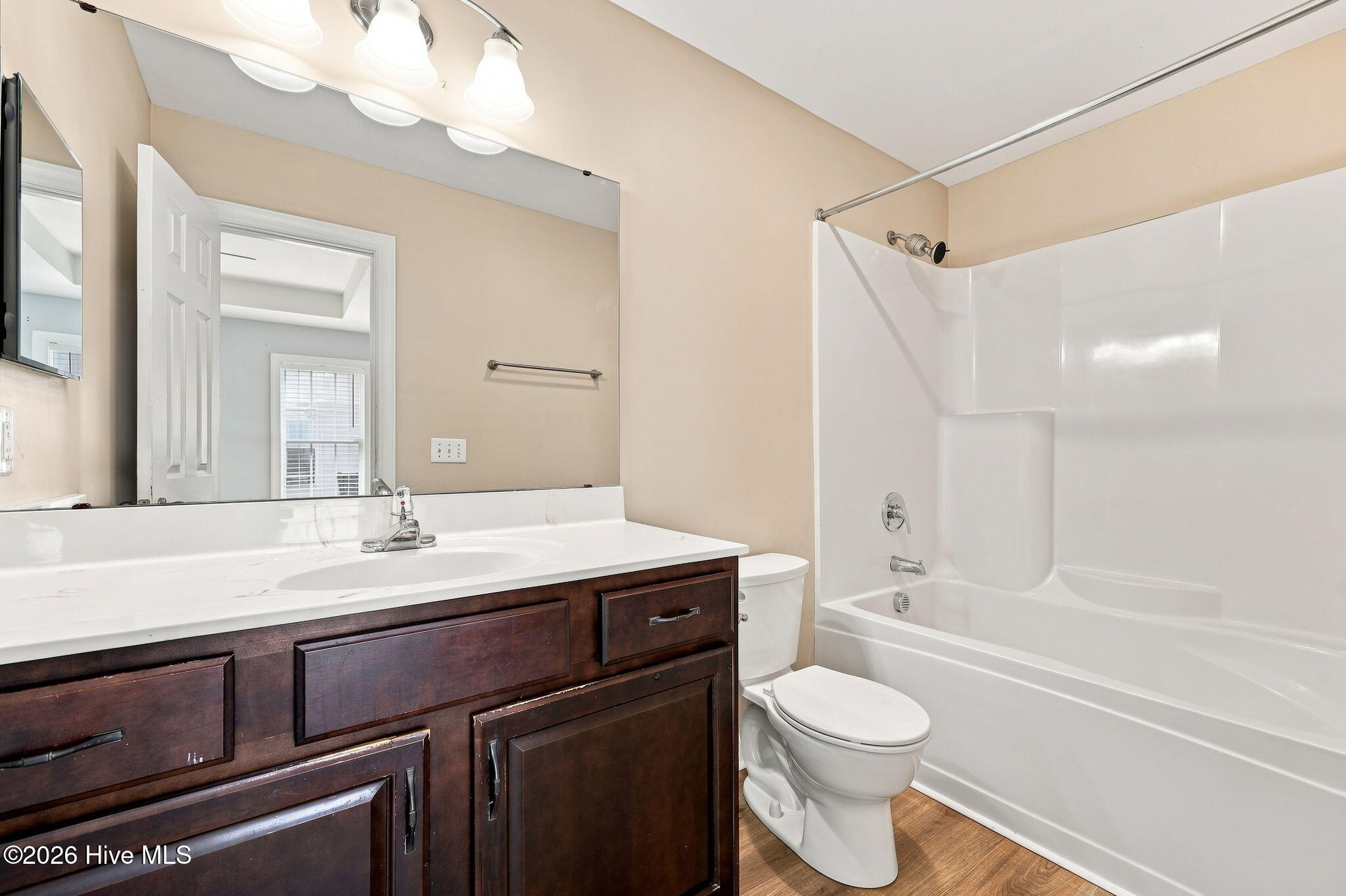 3721 Tifgreen Drive Property Photo 11