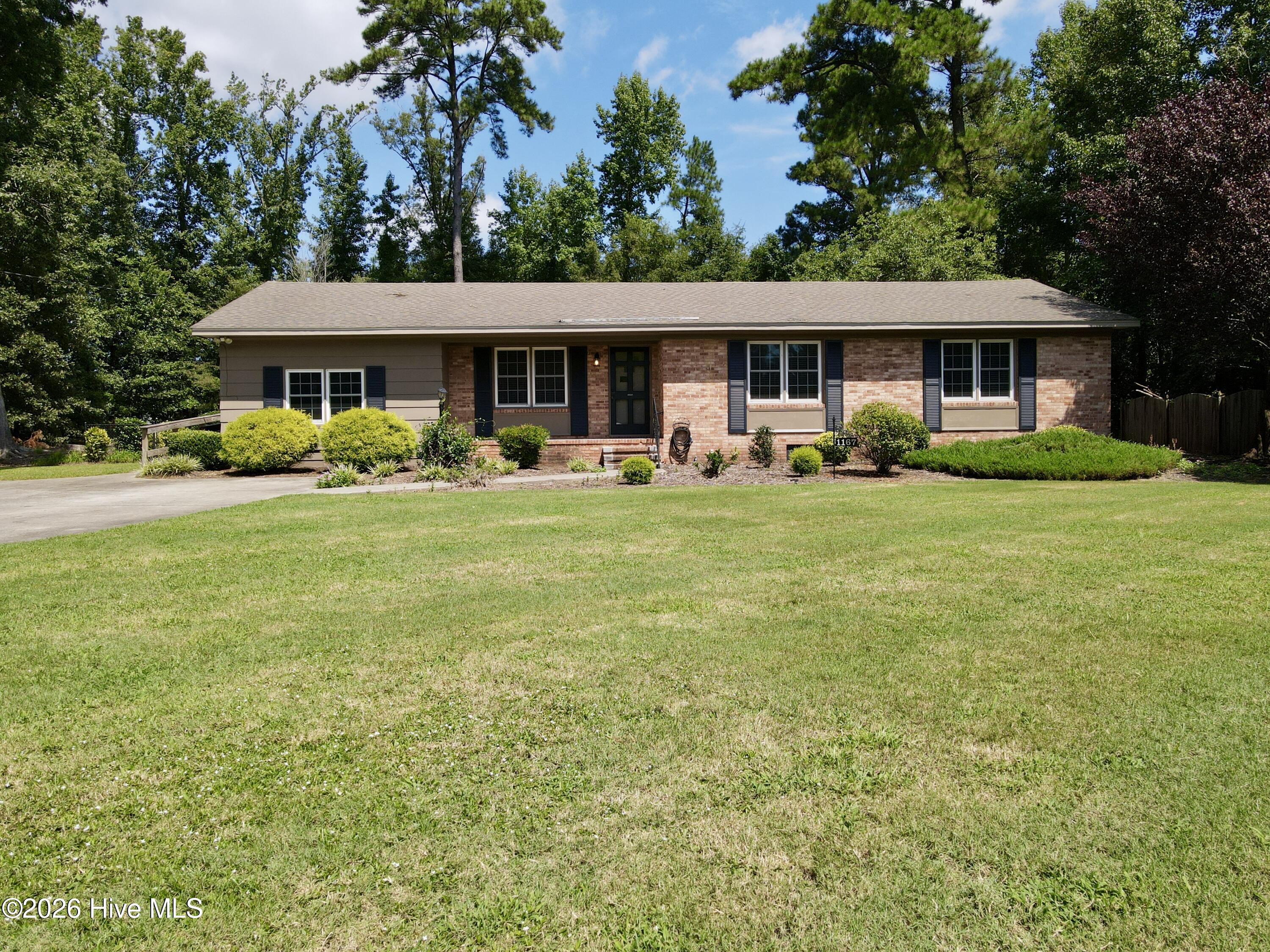 1167 Circle Drive Property Photo 1