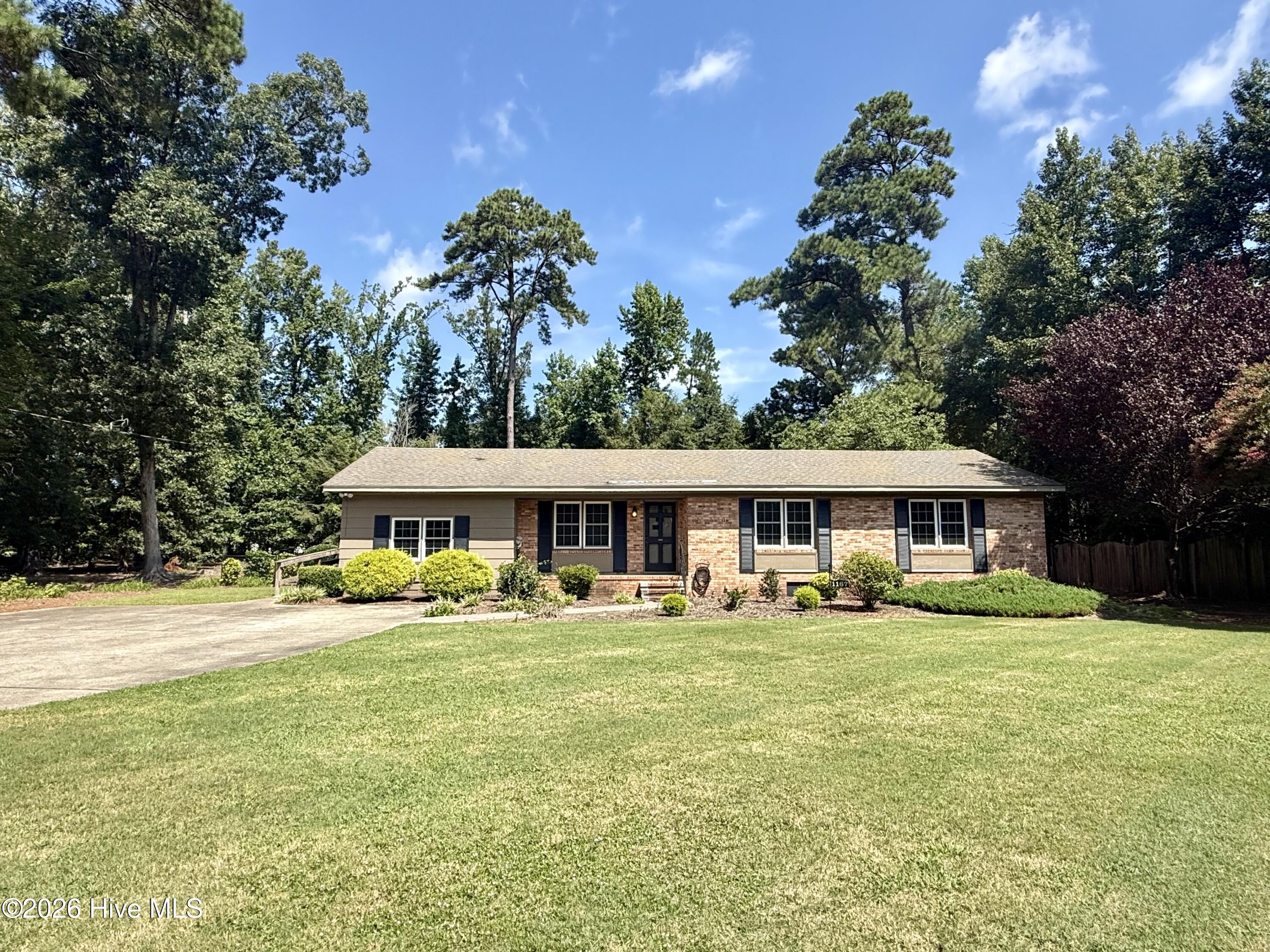1167 Circle Drive Property Photo 2