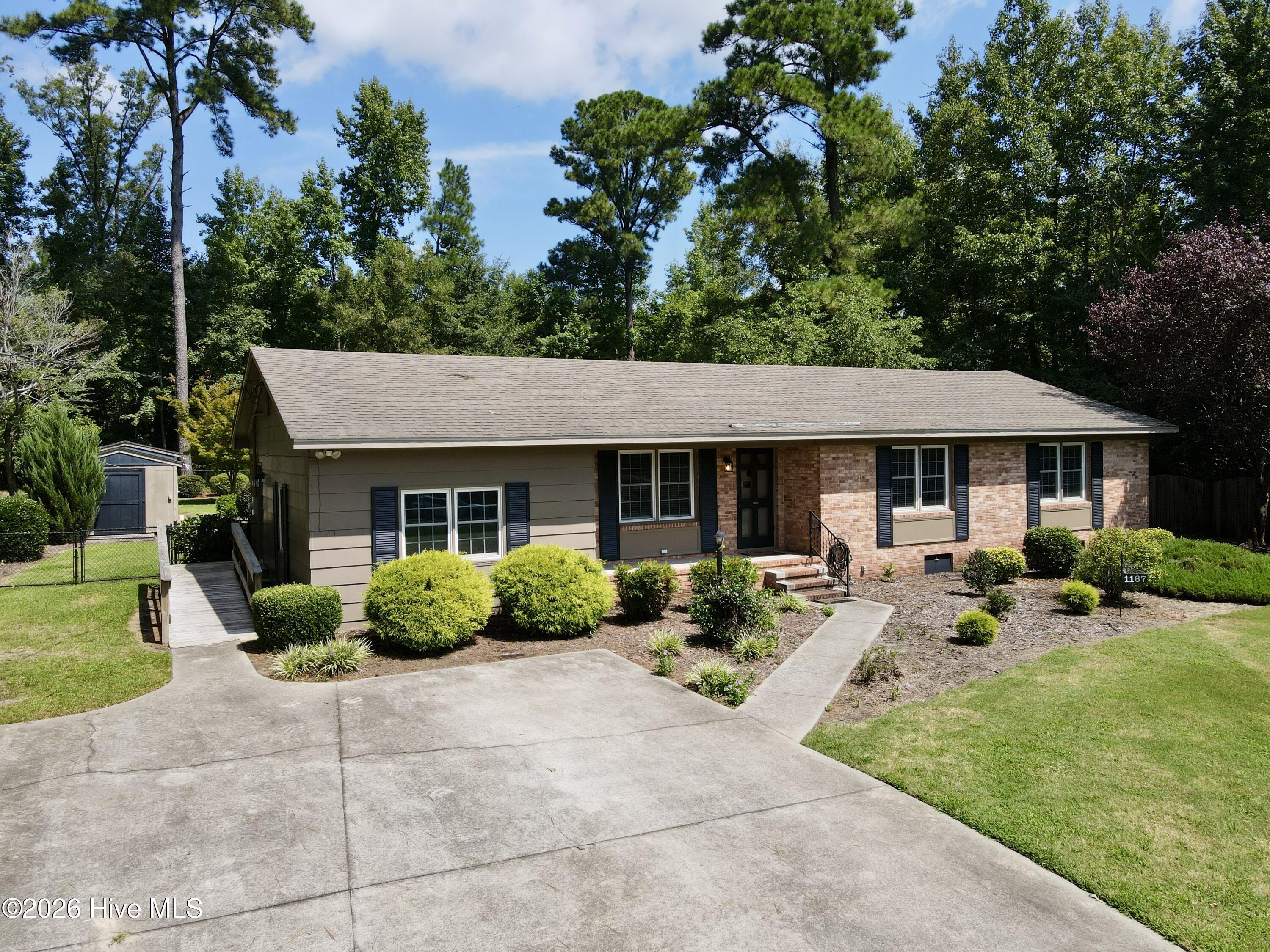 1167 Circle Drive Property Photo 4