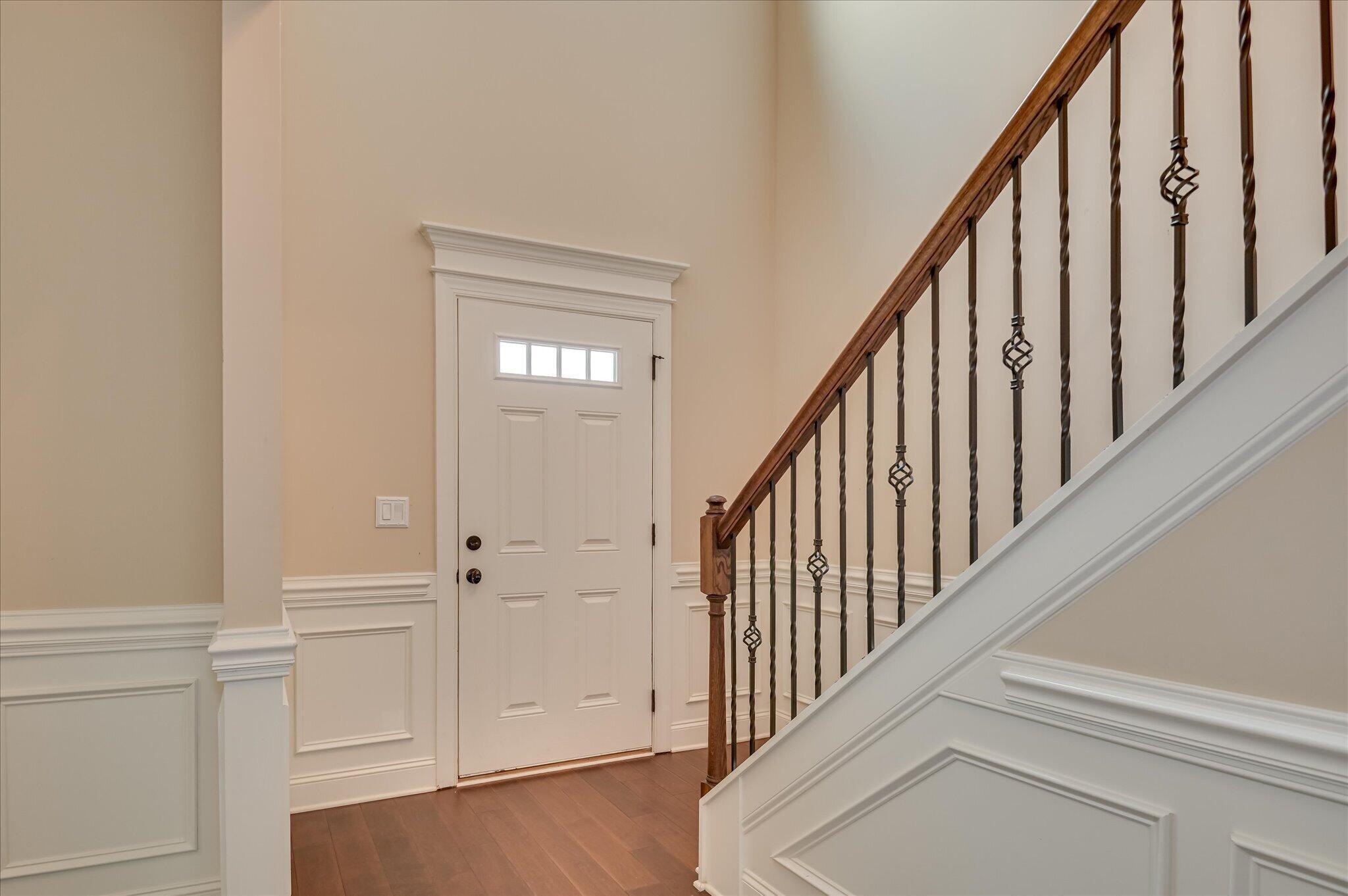 207 Edenbridge Way Property Photo 4