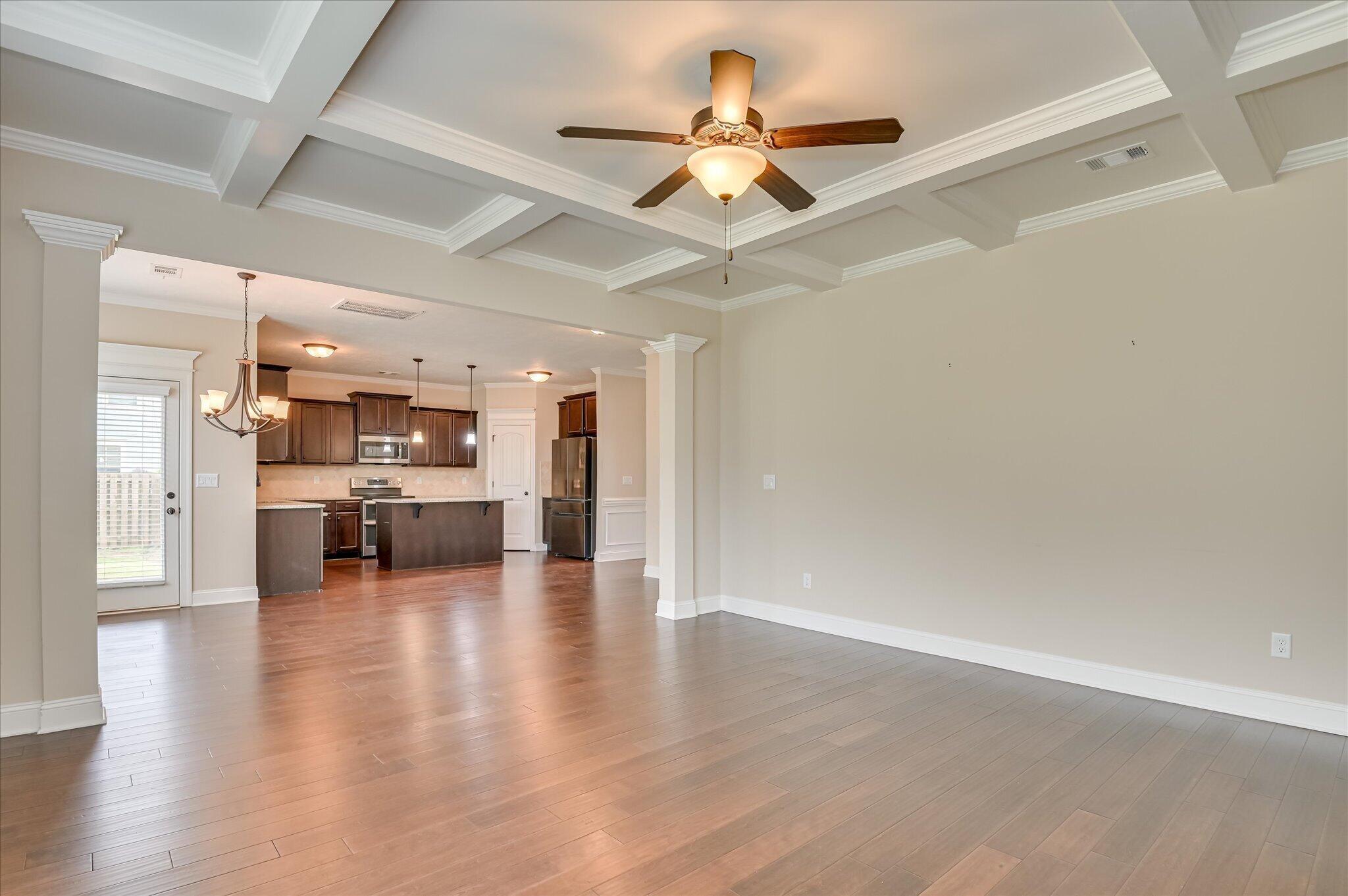 207 Edenbridge Way Property Photo 10