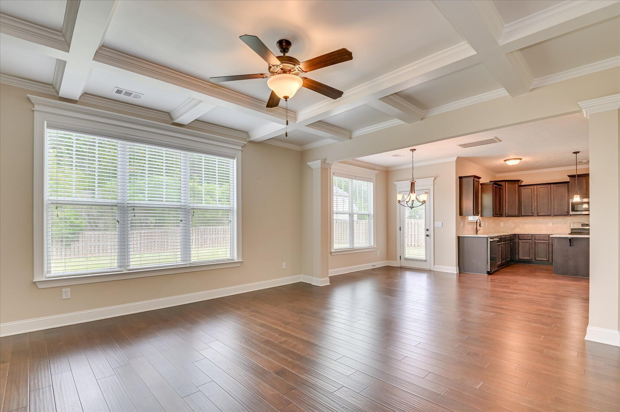 207 Edenbridge Way Property Photo 11