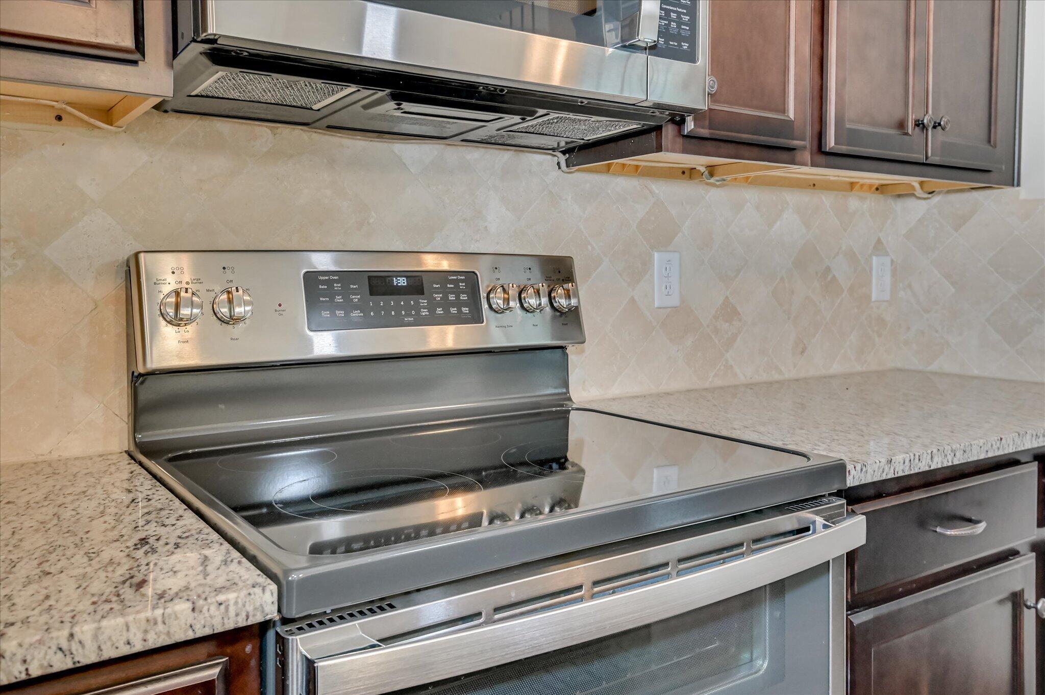 207 Edenbridge Way Property Photo 17